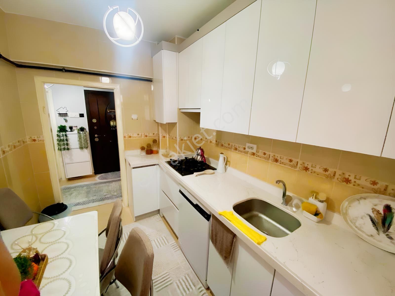 Ata Caddesi 2+1 Yüksek Griş Altta Daire Var Yapılı Merkezi Konum — fotoğraf 3