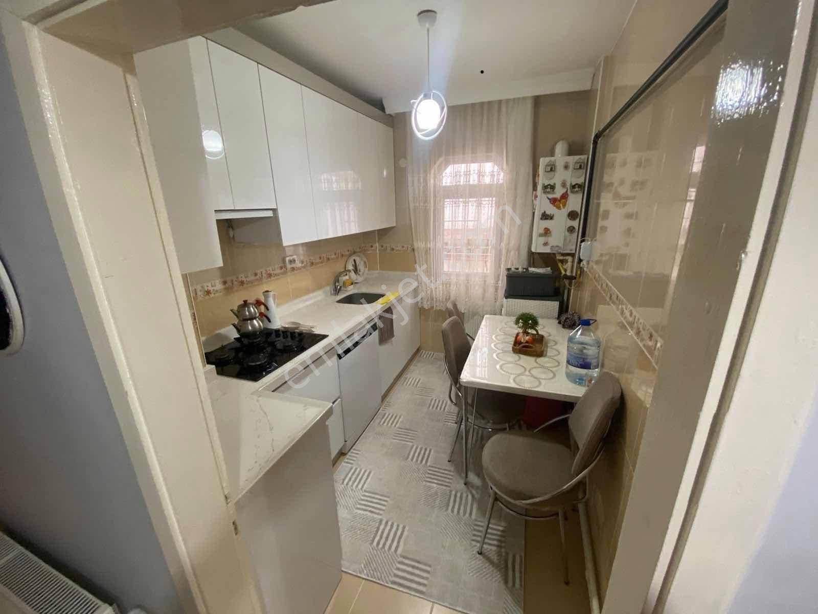 Ata Caddesi 2+1 Yüksek Griş Altta Daire Var Yapılı Merkezi Konum — fotoğraf 5