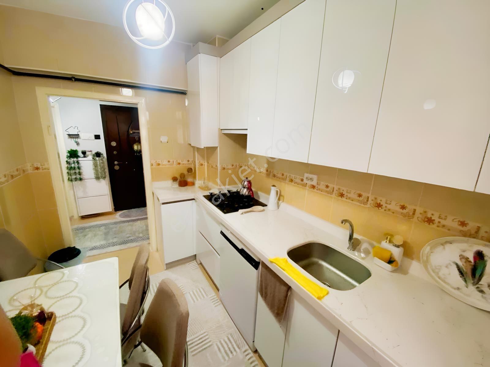 Ata Caddesi 2+1 Yüksek Griş Altta Daire Var Yapılı Merkezi Konum — fotoğraf 6