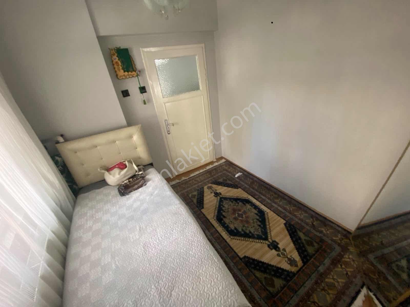 Ata Caddesi 2+1 Yüksek Griş Altta Daire Var Yapılı Merkezi Konum — fotoğraf 14