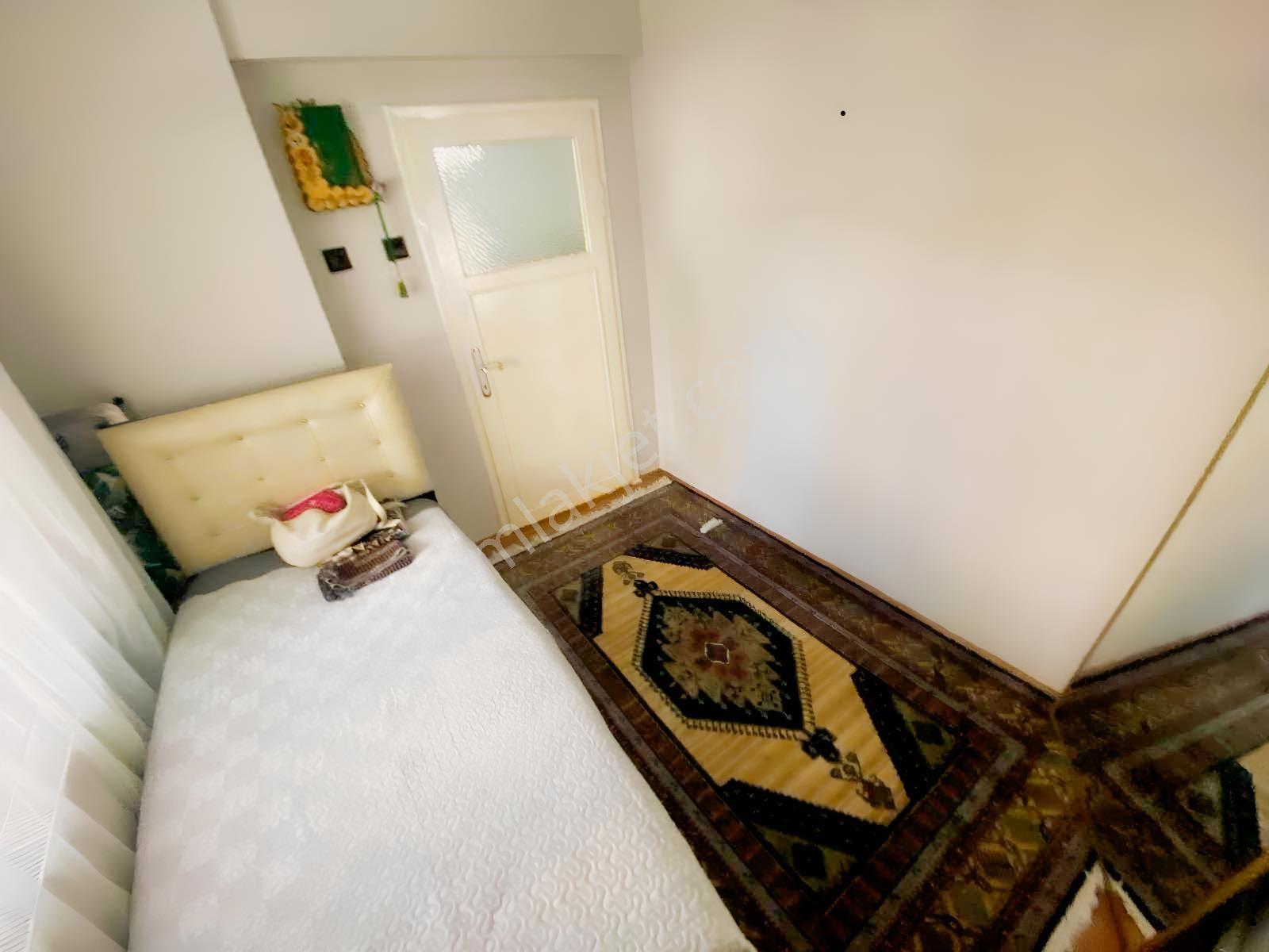 Ata Caddesi 2+1 Yüksek Griş Altta Daire Var Yapılı Merkezi Konum — fotoğraf 15