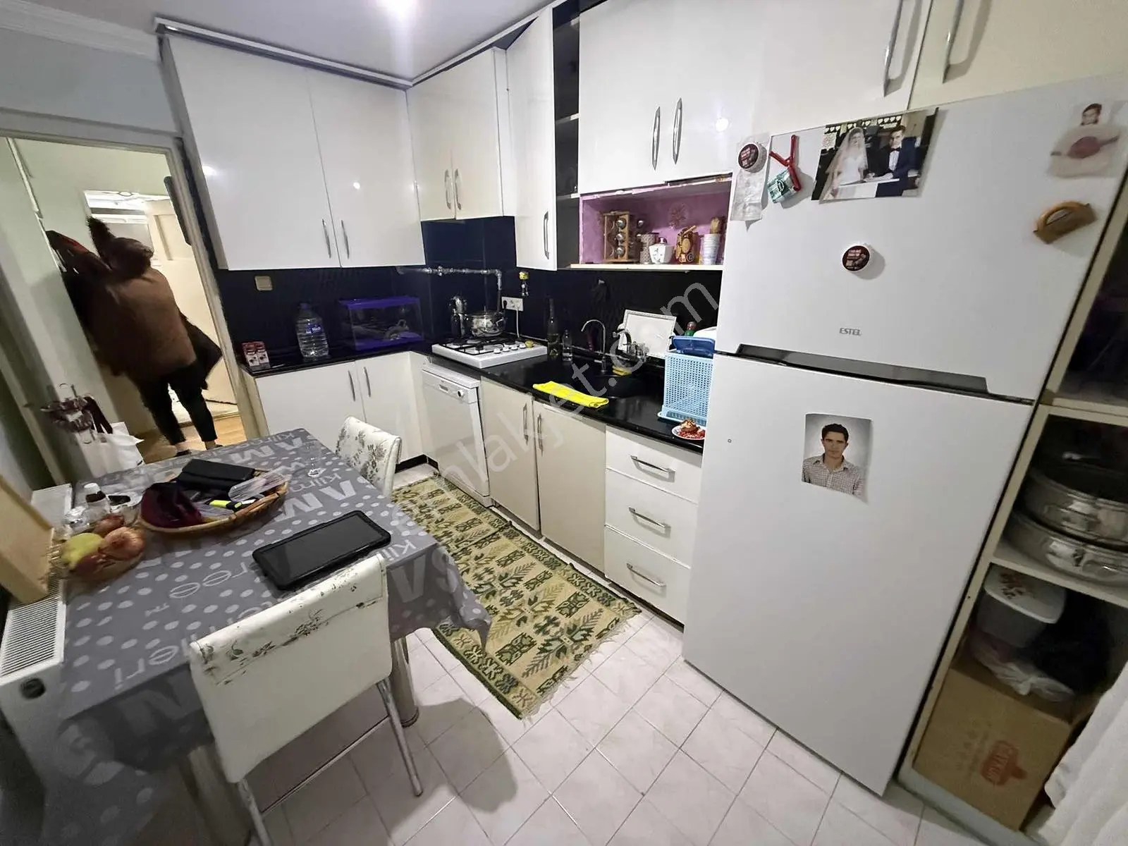 Cumhuriyet Mah. Barış Sit Doğalgazlı Asansörlü İzban'a Yakın 2+1 — fotoğraf 3