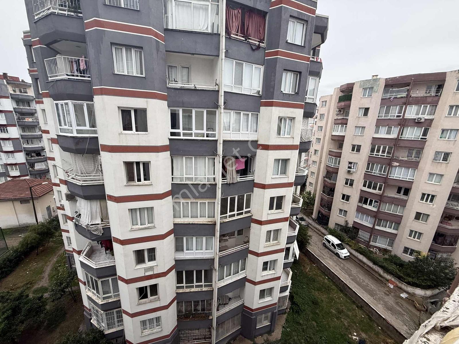 Cumhuriyet Mah. Barış Sit Doğalgazlı Asansörlü İzban'a Yakın 2+1 — fotoğraf 14