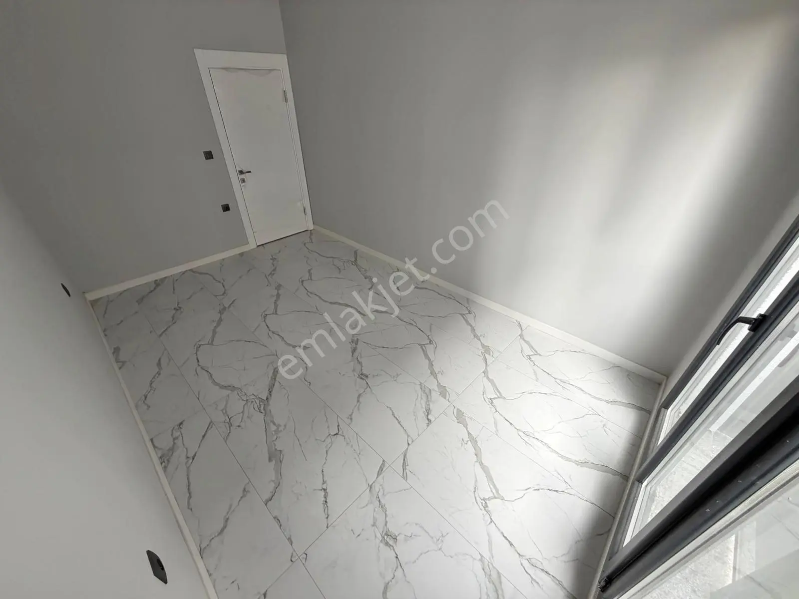 ▀güçten Altınkumda Ara Kat Yerden Isıtmalı Lüx Tasarım 2+1 Daire — fotoğraf 7