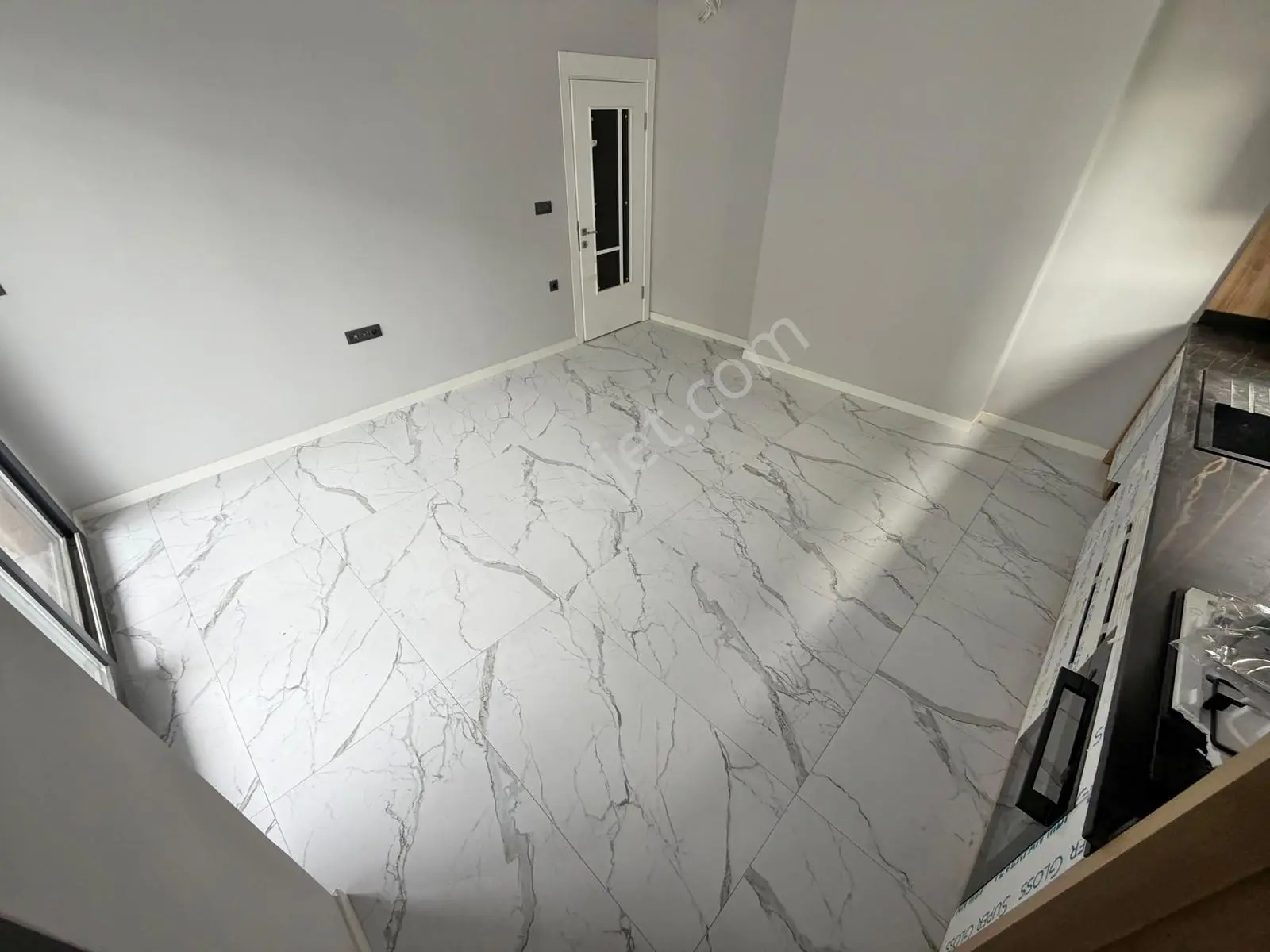 ▀güçten Altınkumda Ara Kat Yerden Isıtmalı Lüx Tasarım 2+1 Daire — fotoğraf 17
