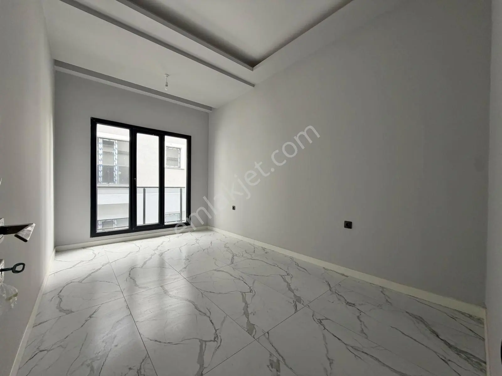 ▀güçten Altınkumda Ara Kat Yerden Isıtmalı Lüx Tasarım 2+1 Daire — fotoğraf 19