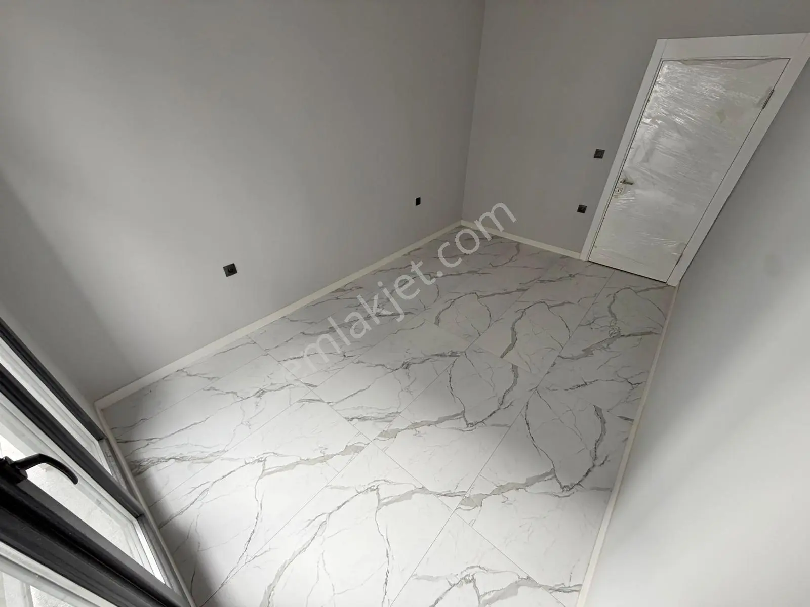▀güçten Altınkumda Ara Kat Yerden Isıtmalı Lüx Tasarım 2+1 Daire — fotoğraf 20