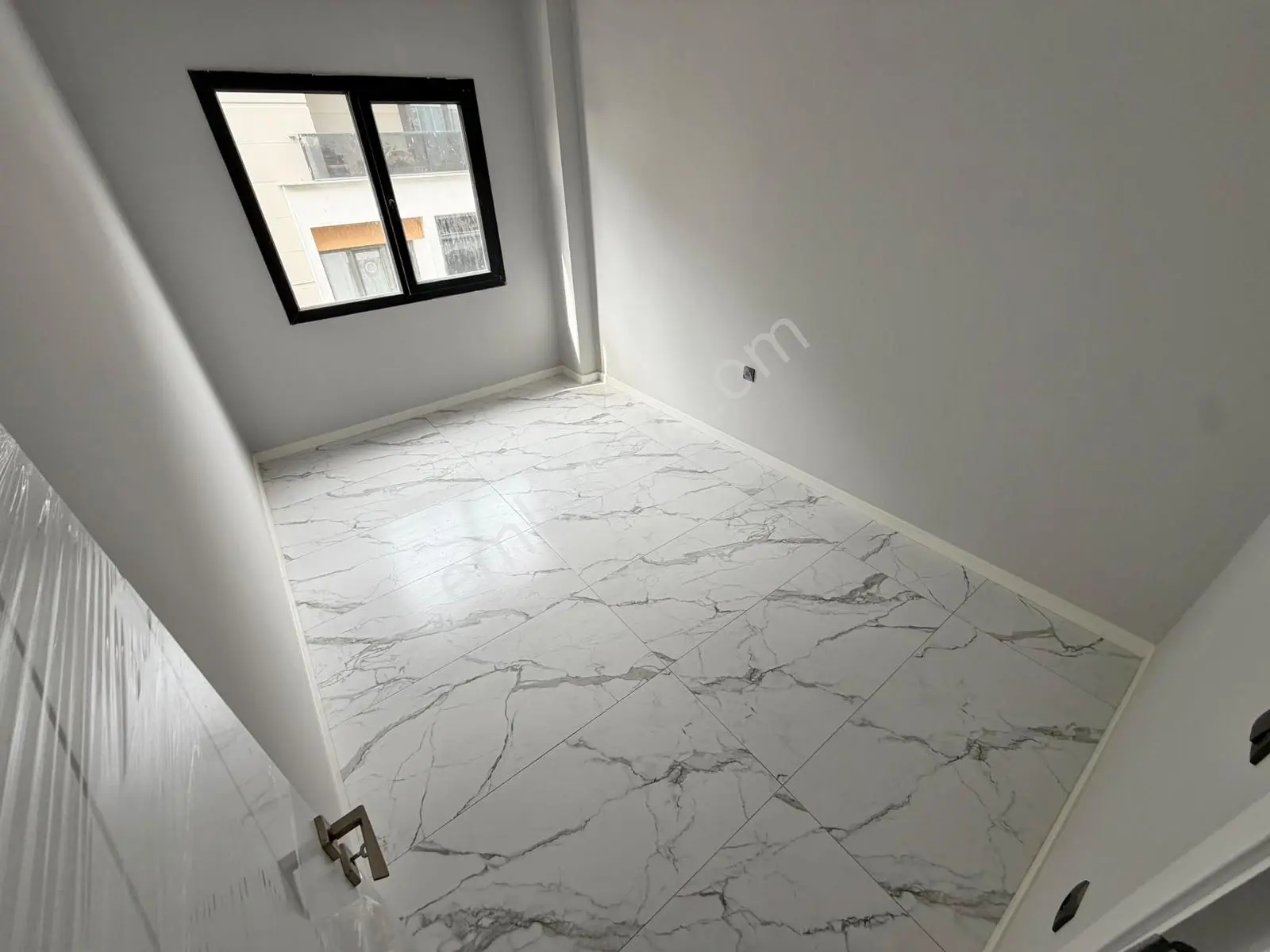 ▀güçten Altınkumda Ara Kat Yerden Isıtmalı Lüx Tasarım 2+1 Daire — fotoğraf 25