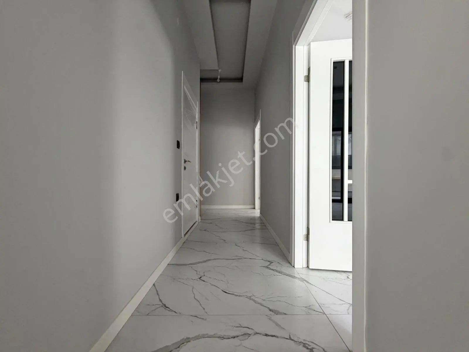 ▀güçten Altınkumda Ara Kat Yerden Isıtmalı Lüx Tasarım 2+1 Daire — fotoğraf 27