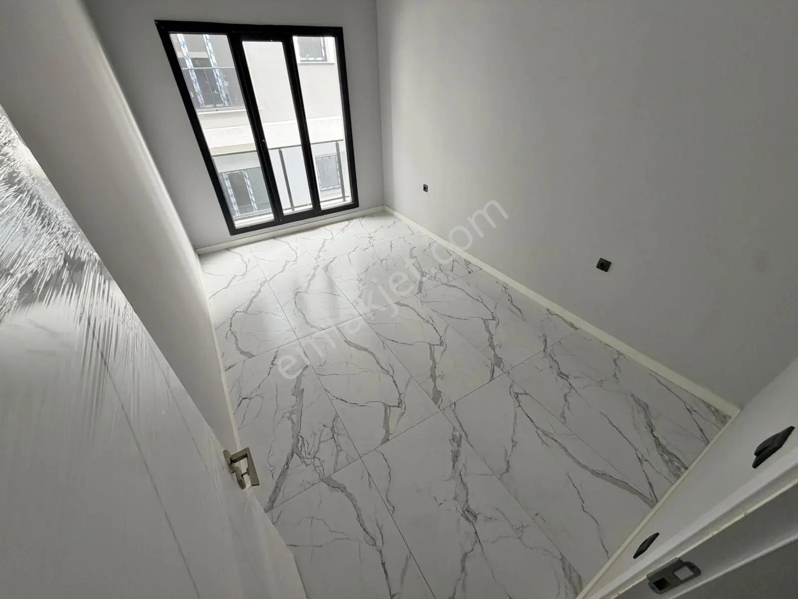▀güçten Altınkumda Ara Kat Yerden Isıtmalı Lüx Tasarım 2+1 Daire — fotoğraf 29