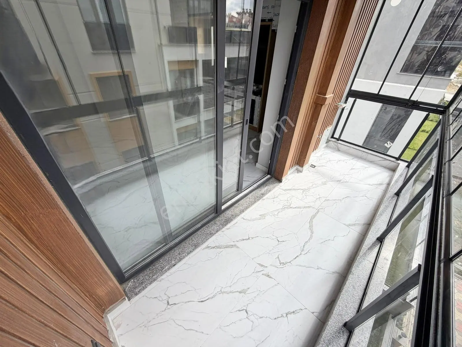 ▀güçten Altınkumda Ara Kat Yerden Isıtmalı Lüx Tasarım 2+1 Daire — fotoğraf 30