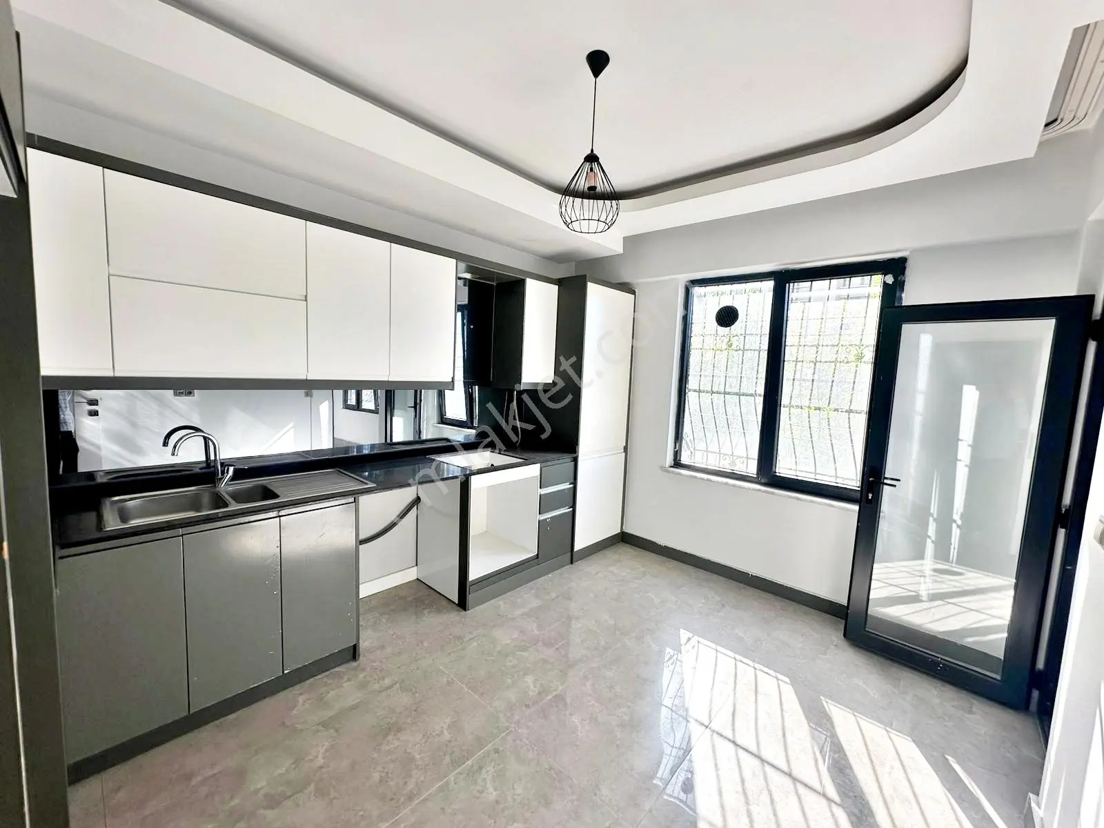 Alpaslan1'de Çift Balkon Üç Cepheli Masrafsz Ultra Lüx 3+1 Daire — fotoğraf 2