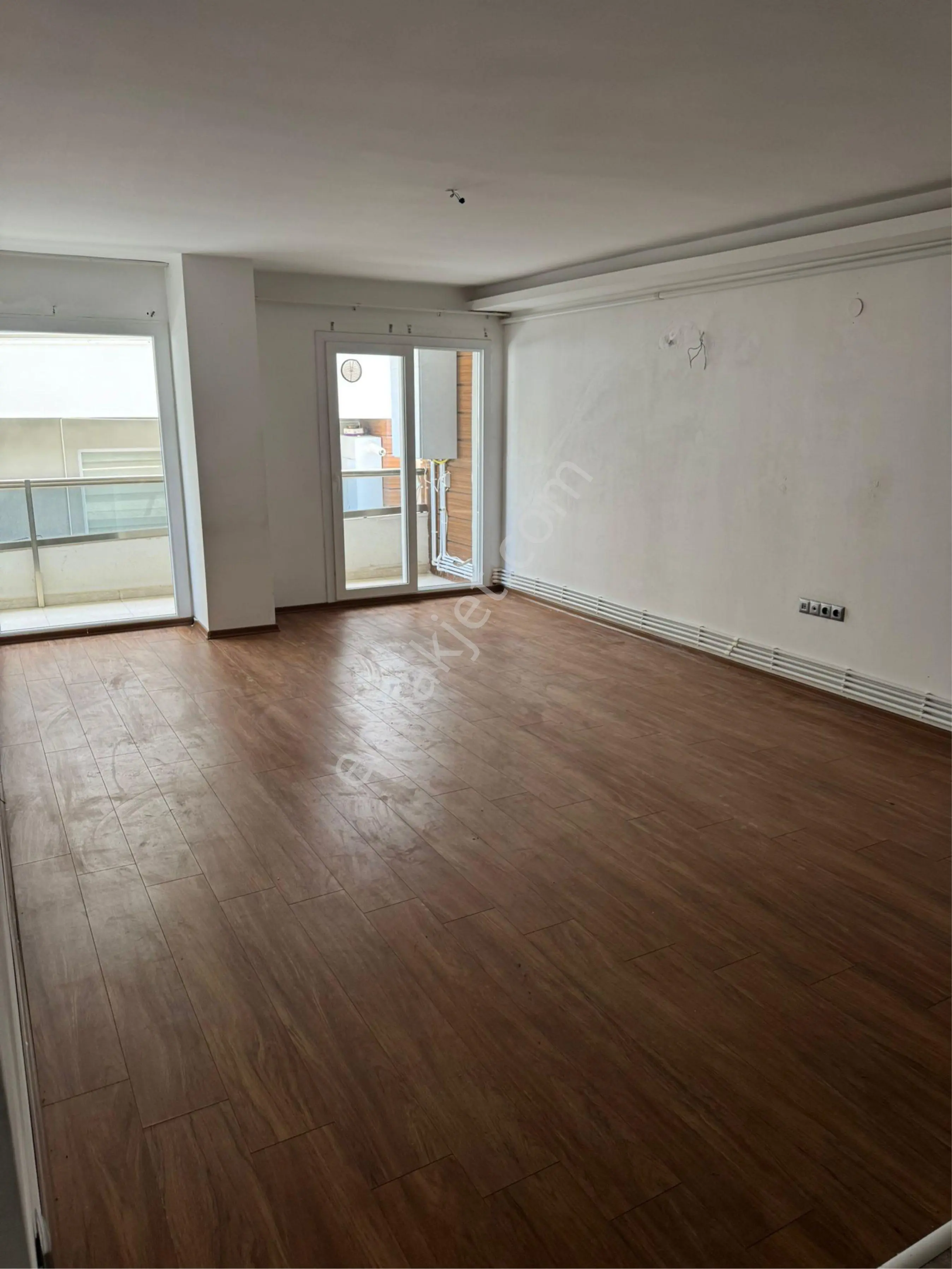 İkiçeşmelik’te Havuzlu Sitede Asansörlü, Geniş Kullanımlı 2+1 Satılık Daire 🏡 — fotoğraf 4