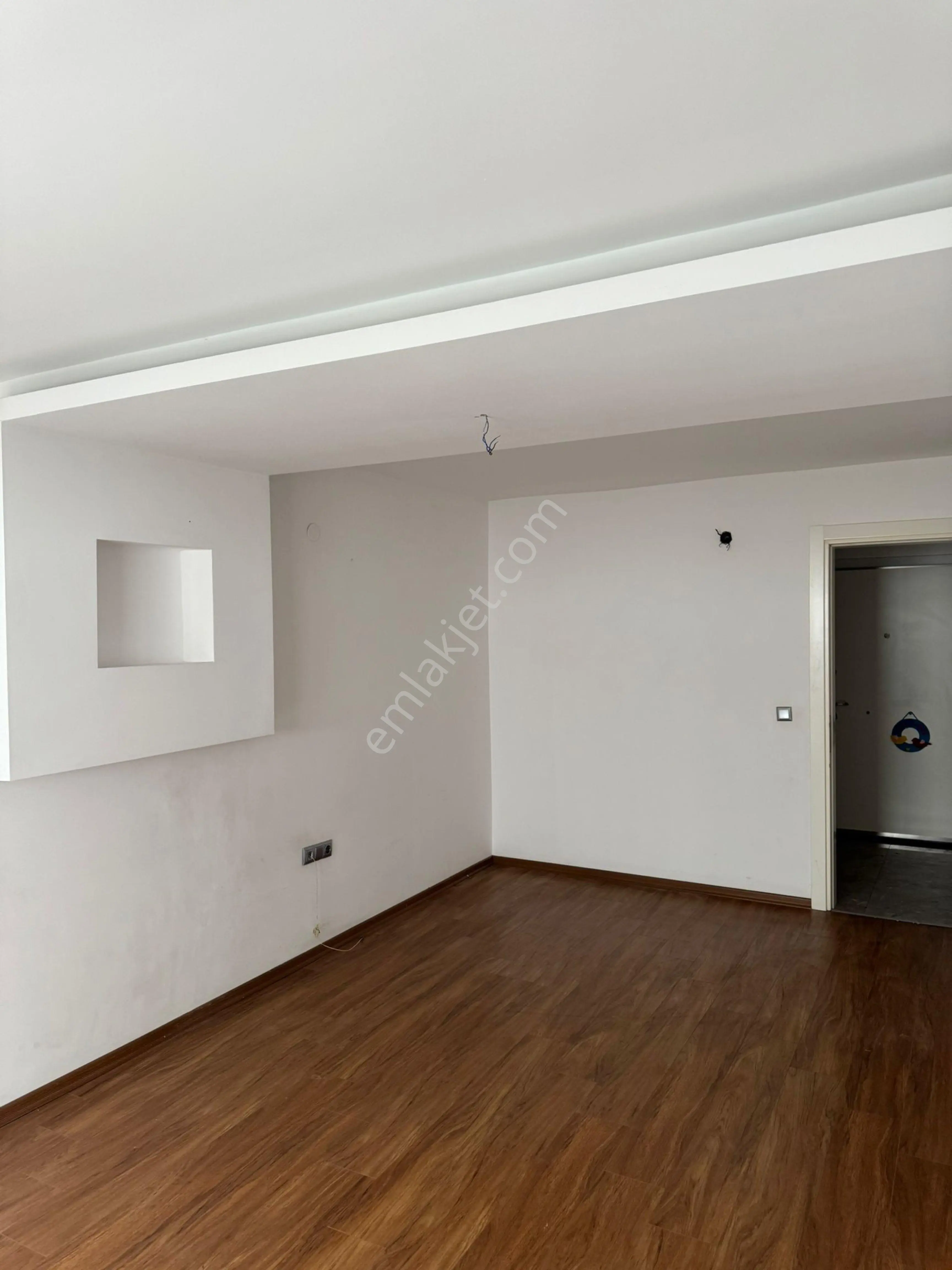 İkiçeşmelik’te Havuzlu Sitede Asansörlü, Geniş Kullanımlı 2+1 Satılık Daire 🏡 — fotoğraf 9