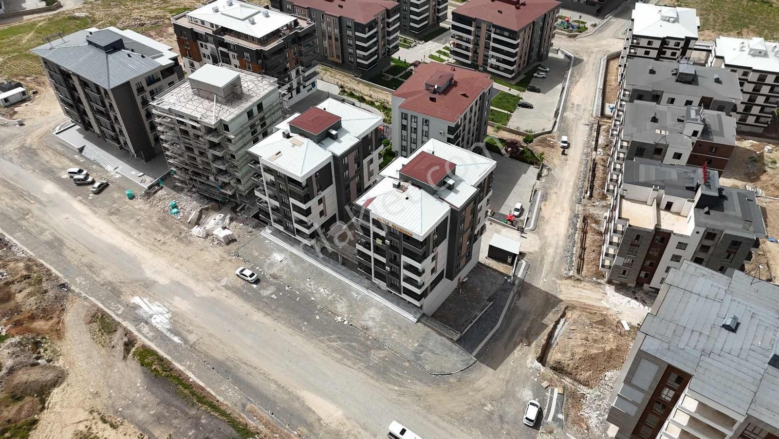 Mutlu Rezidansta Satılık Merkezi Ferah 1+1 Cadde Cepheli Daire — fotoğraf 4