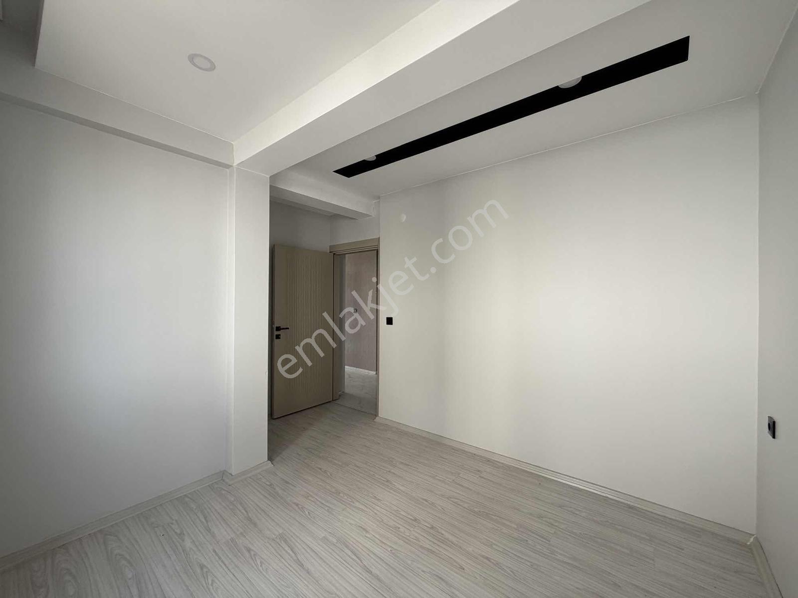 Mutlu Rezidansta Satılık Merkezi Ferah 1+1 Cadde Cepheli Daire — fotoğraf 8