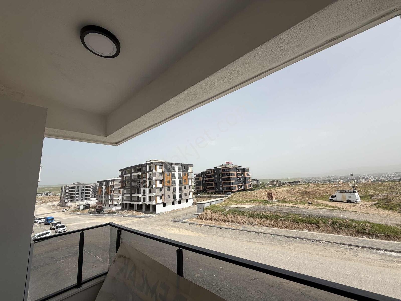 Mutlu Rezidansta Satılık Merkezi Ferah 1+1 Cadde Cepheli Daire — fotoğraf 10