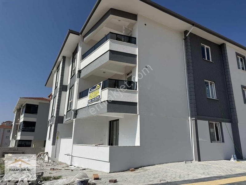 Hakan Emlak'tan Ata Sk. 3+1 Satılık Daire