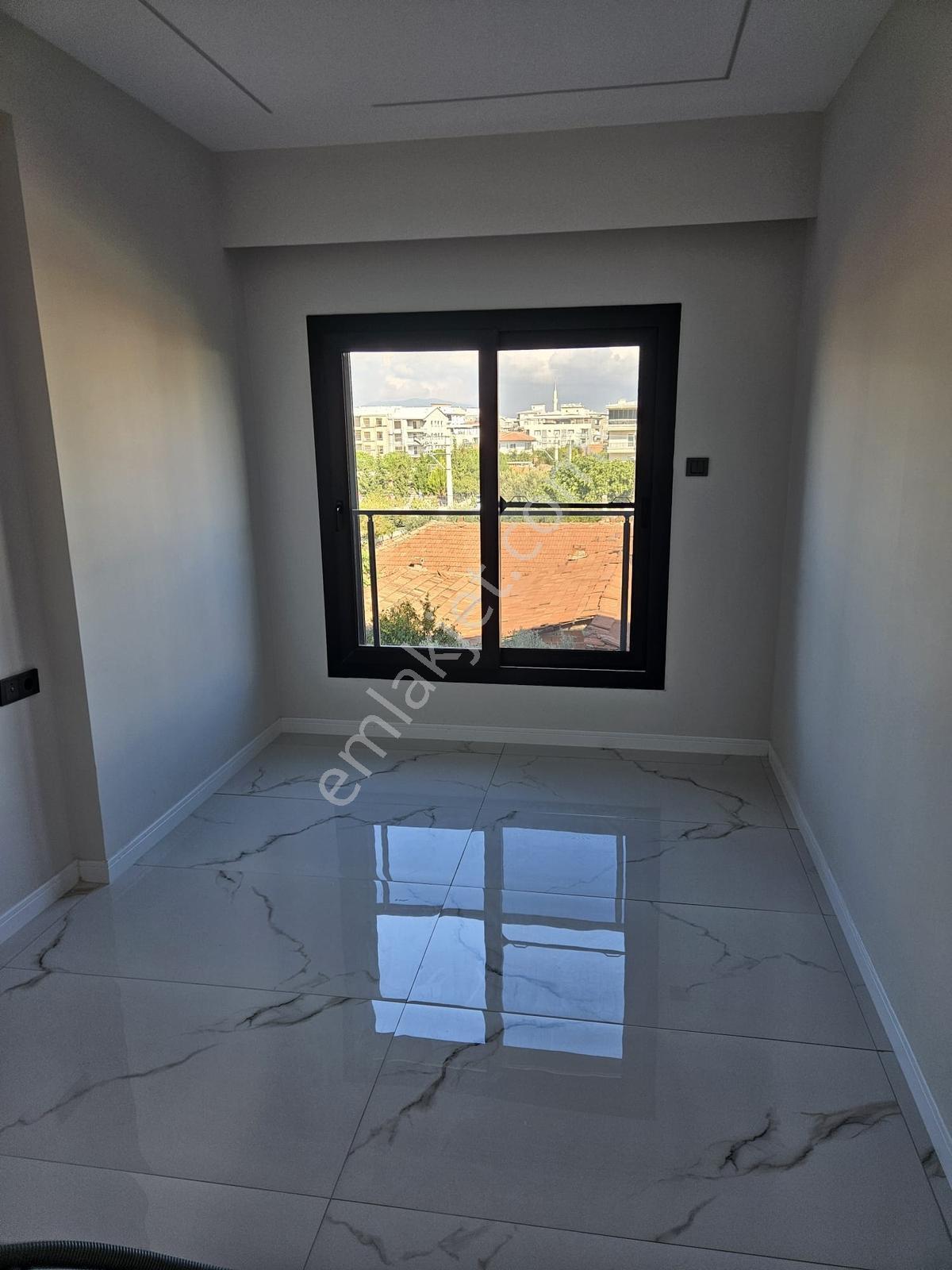 Efendi Mahallesinde Geniş Cadde Üzerinde Satılık 2+1 — fotoğraf 13