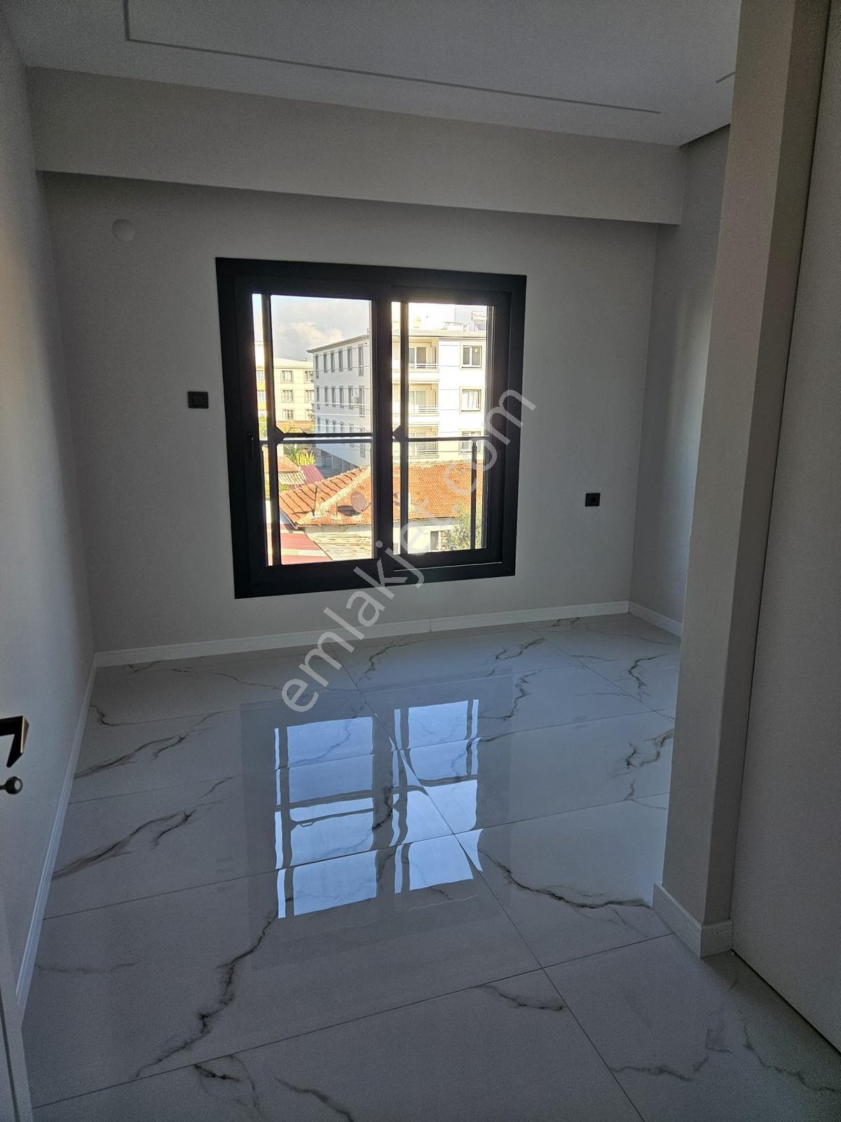Efendi Mahallesinde Geniş Cadde Üzerinde Satılık 2+1 — fotoğraf 18