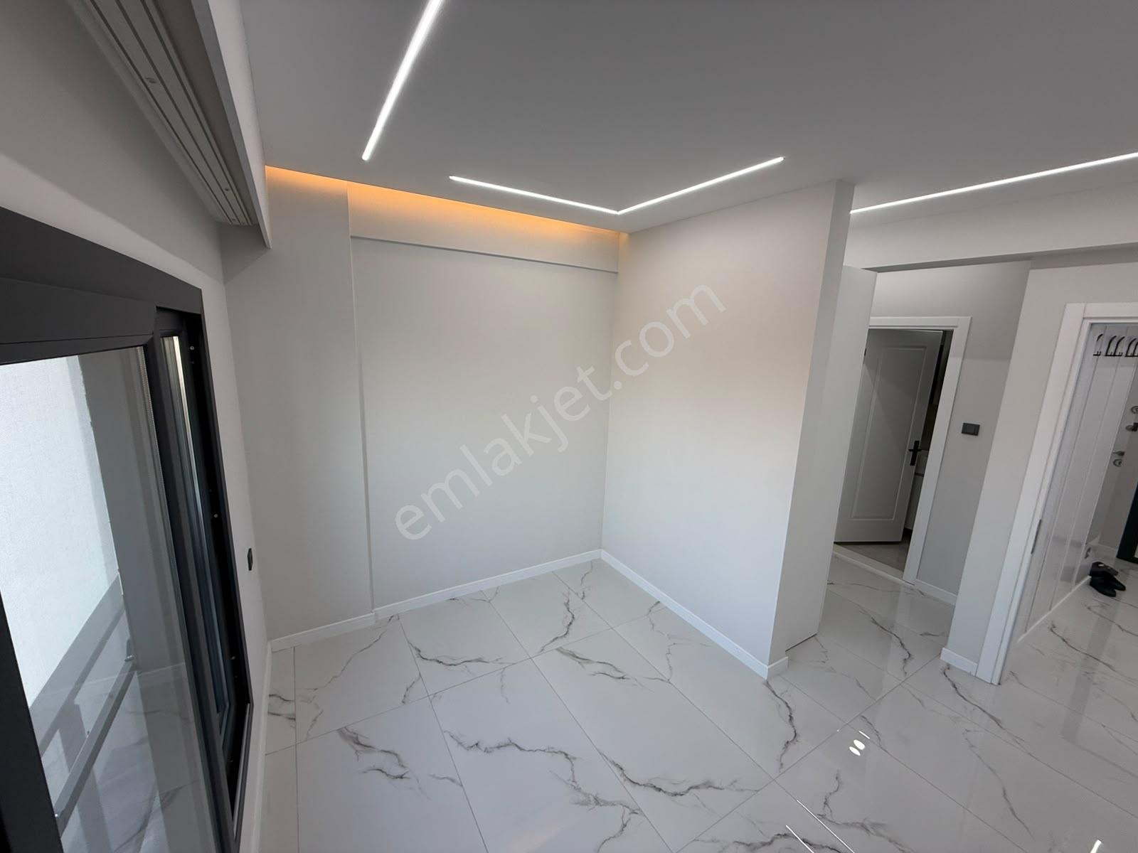 Efendi Mahallesinde Geniş Cadde Üzerinde Satılık 2+1 — fotoğraf 19