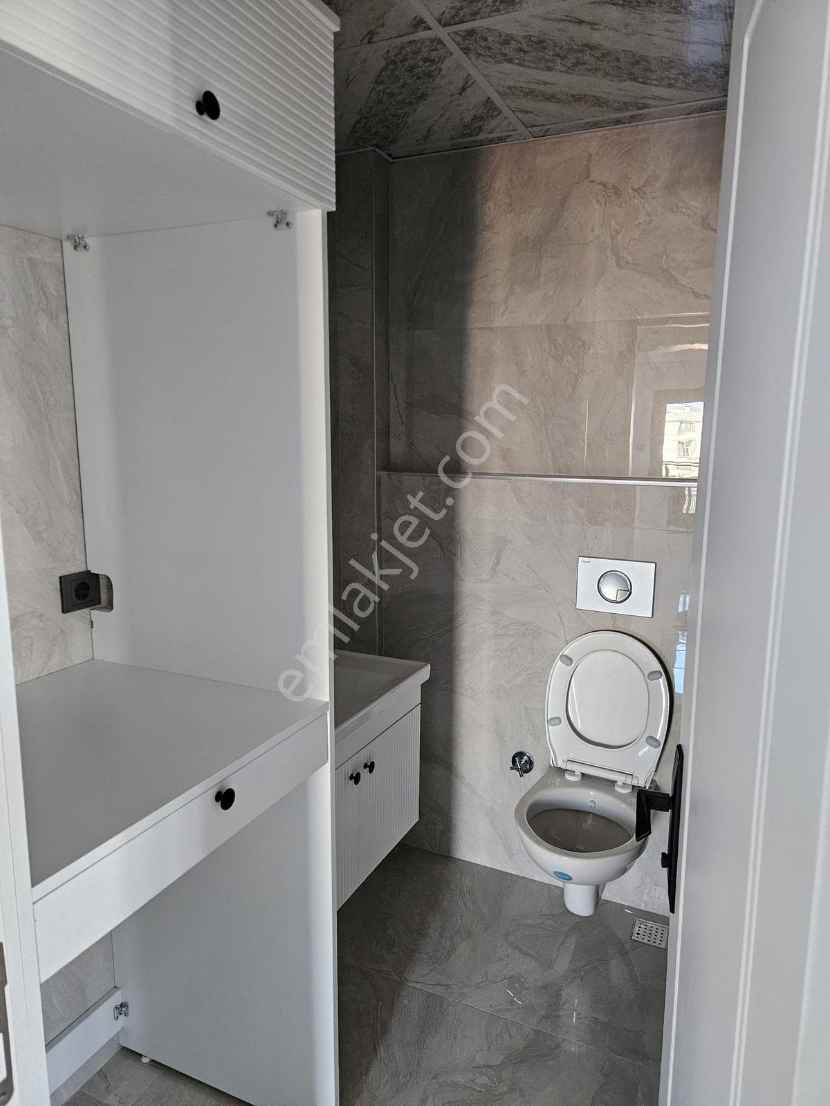 Efendi Mahallesinde Geniş Cadde Üzerinde Satılık 2+1 — fotoğraf 26