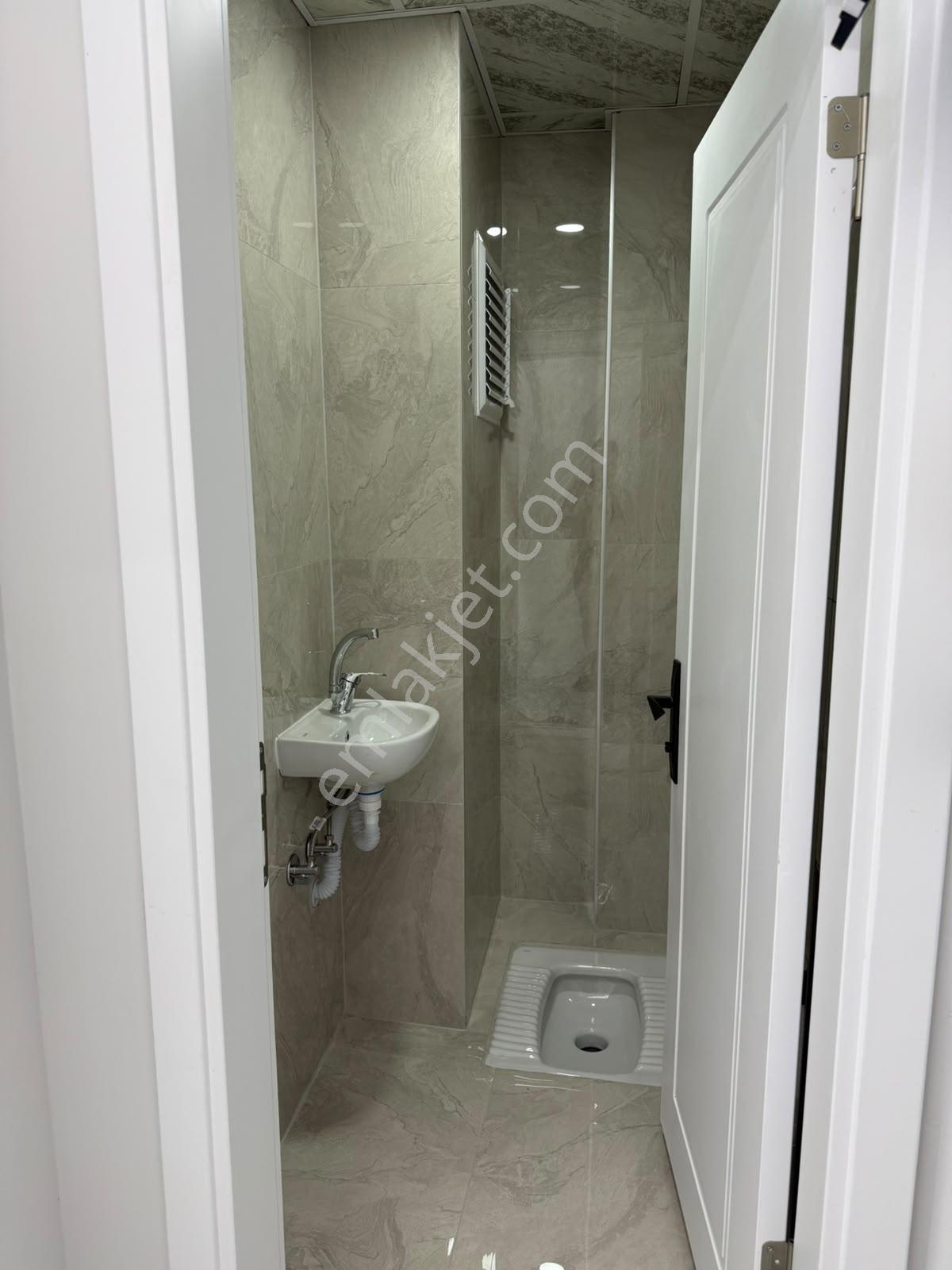 Efendi Mahallesinde Geniş Cadde Üzerinde Satılık 2+1 — fotoğraf 28