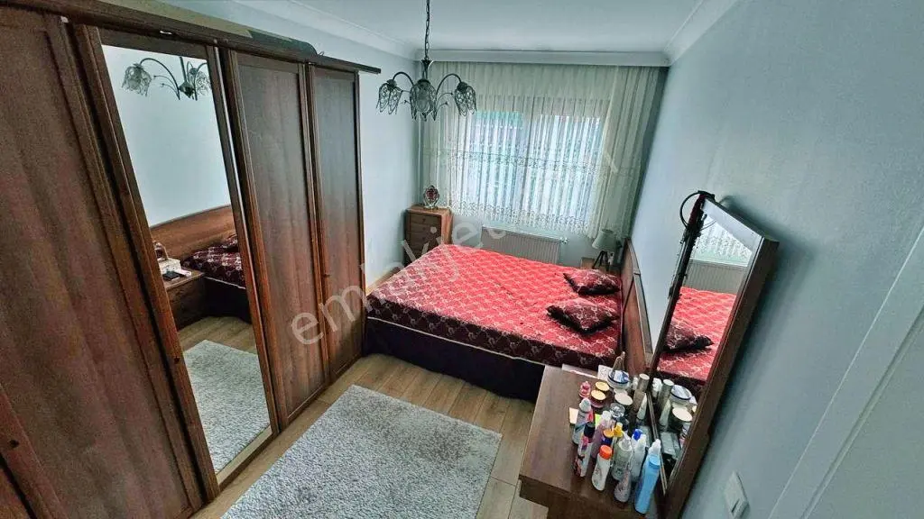 Uytundan Edremit Cennetayağıyürüyüş Yolu Üzerinde Otoparklı 2+1 — fotoğraf 6