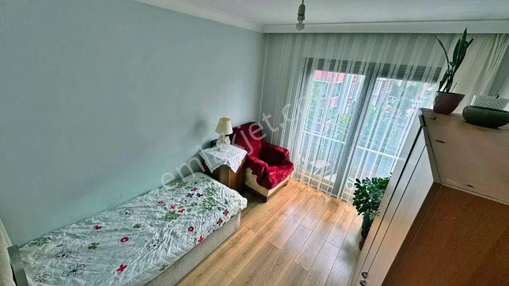 Uytundan Edremit Cennetayağıyürüyüş Yolu Üzerinde Otoparklı 2+1 — fotoğraf 32
