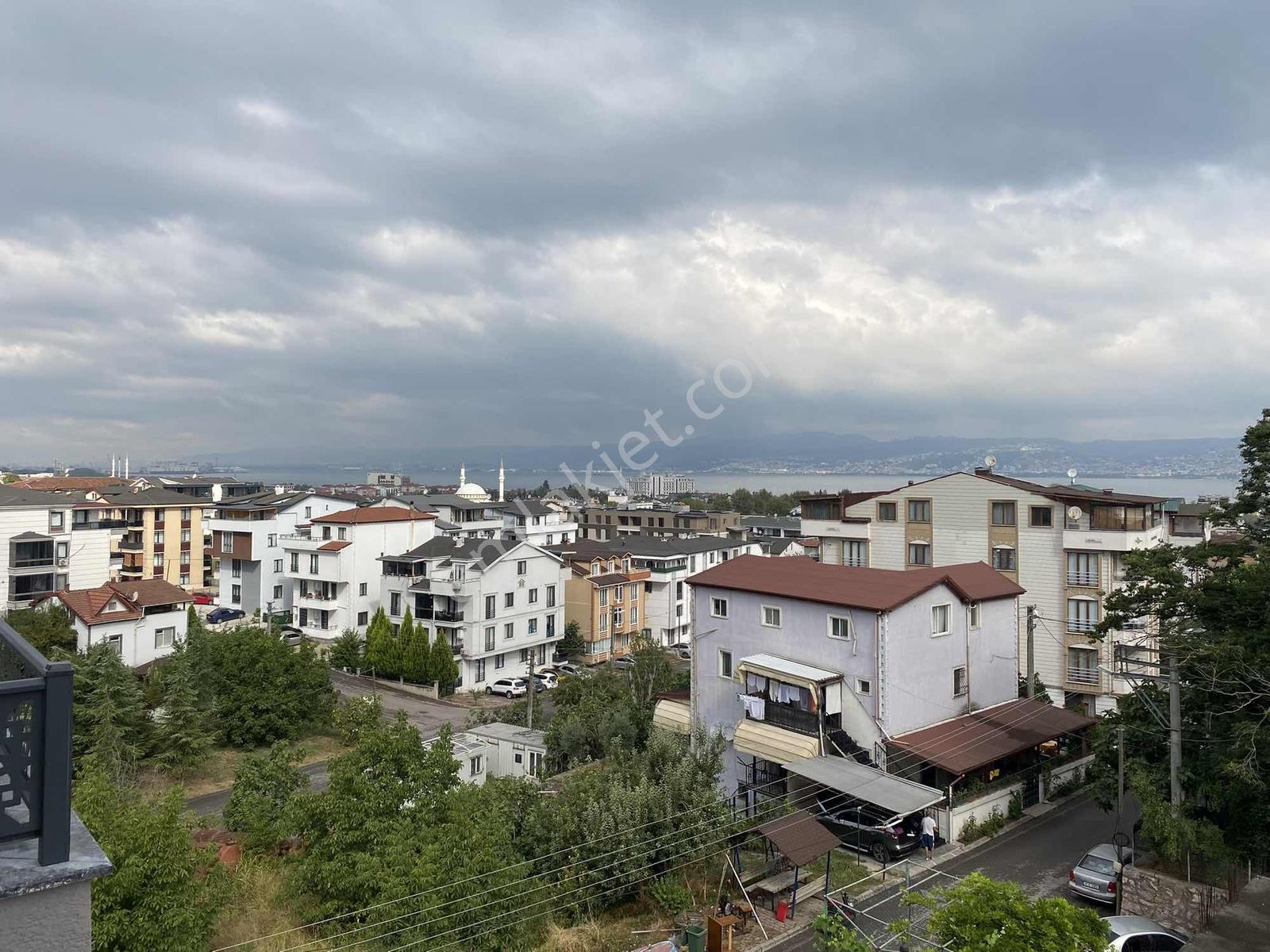 Başiskele Barbarosun Merkezinde 2+1 Satılık Çatı Dubleks — fotoğraf 15