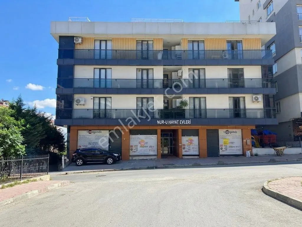 Halkalı Merkez Mahallesinde Satılık 2+1 I Kısa Katlı I Otoparklı — fotoğraf 3