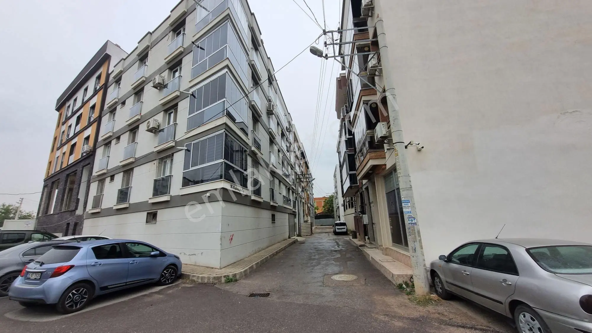 Karşıyaka Cumhuriyet Mah. İskanlı, Kapalı Otoparklı, Doğalgazlı Fırsat 2+1 Daire — fotoğraf 2