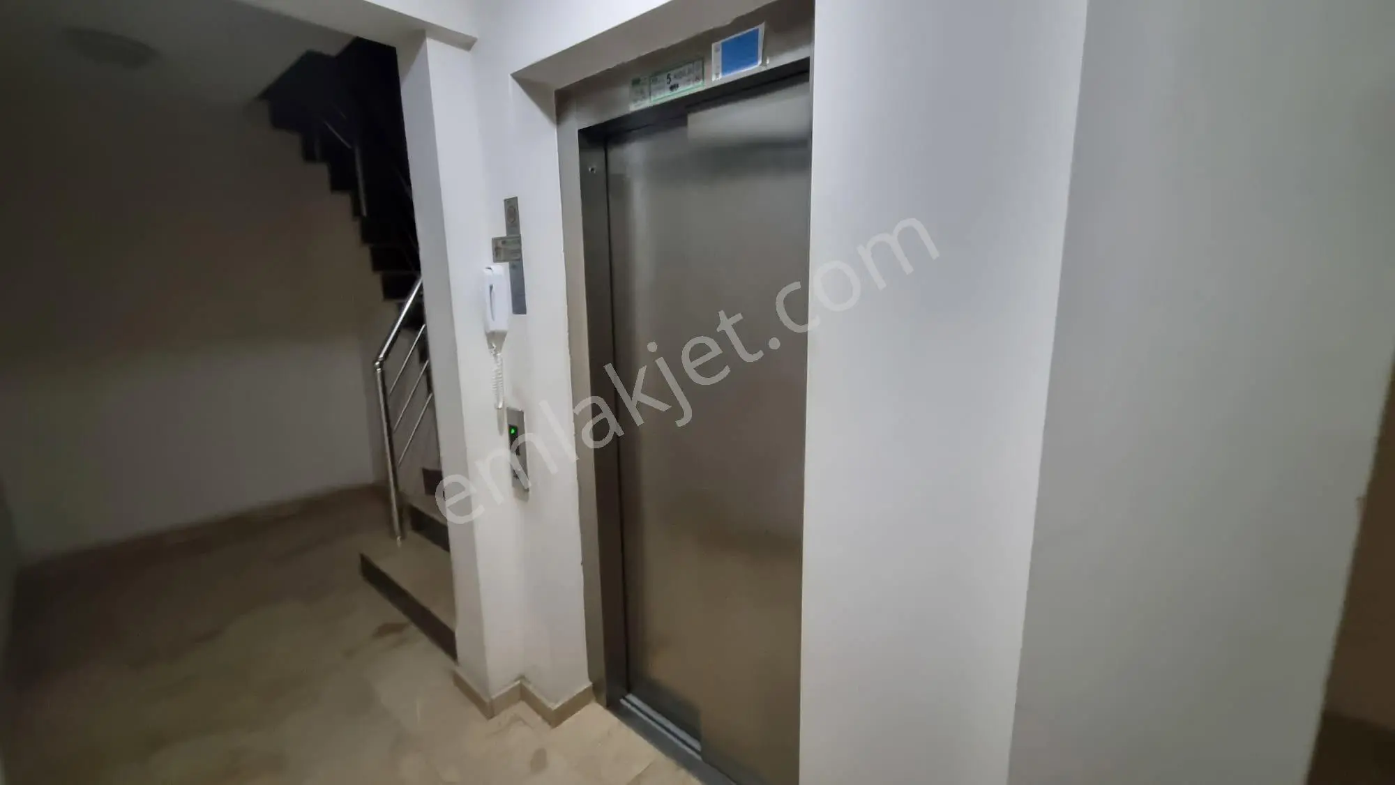 Karşıyaka Cumhuriyet Mah. İskanlı, Kapalı Otoparklı, Doğalgazlı Fırsat 2+1 Daire — fotoğraf 6