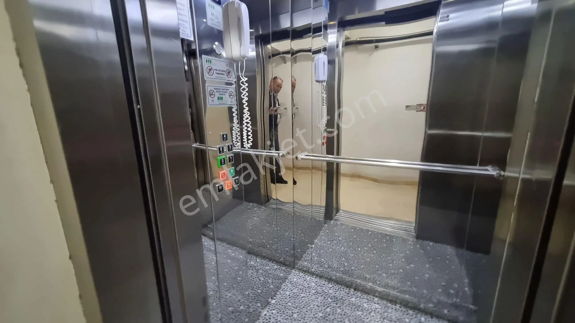 Karşıyaka Cumhuriyet Mah. İskanlı, Kapalı Otoparklı, Doğalgazlı Fırsat 2+1 Daire — fotoğraf 8