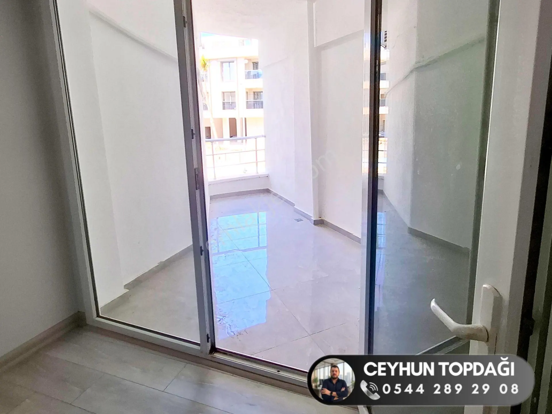 Didim'de Satılık Havuzlu Sitede 2+1 Orta Kat Ön Cephe Havuz Manzaralı Daire — fotoğraf 14