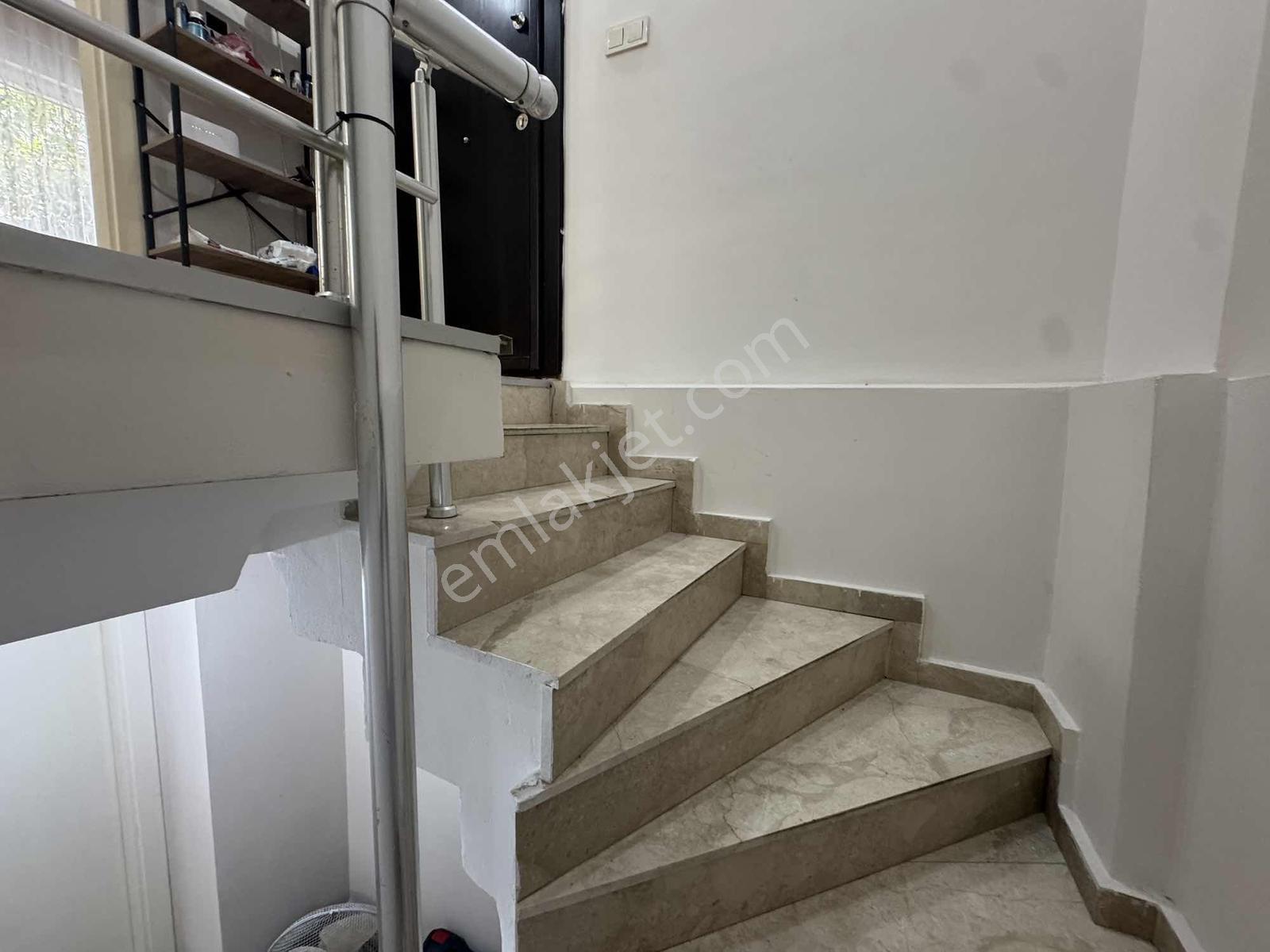 Muhteşem Konumda Eşyalı 3+1 Ters Dubleks Satılık — fotoğraf 12