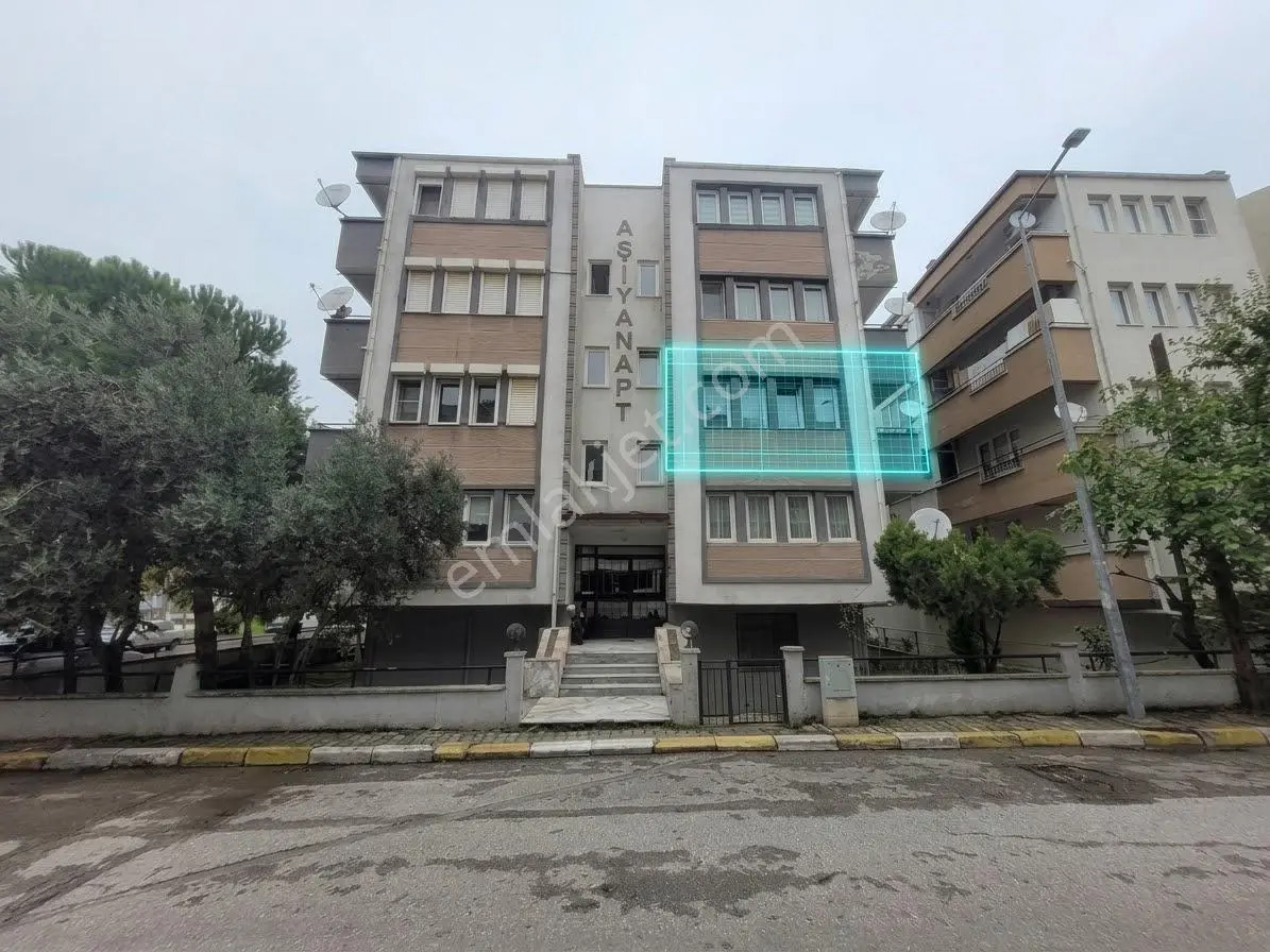 Bahçelievler'de Satılık 3+1 Ara Kat Fırsat Daire — fotoğraf 2