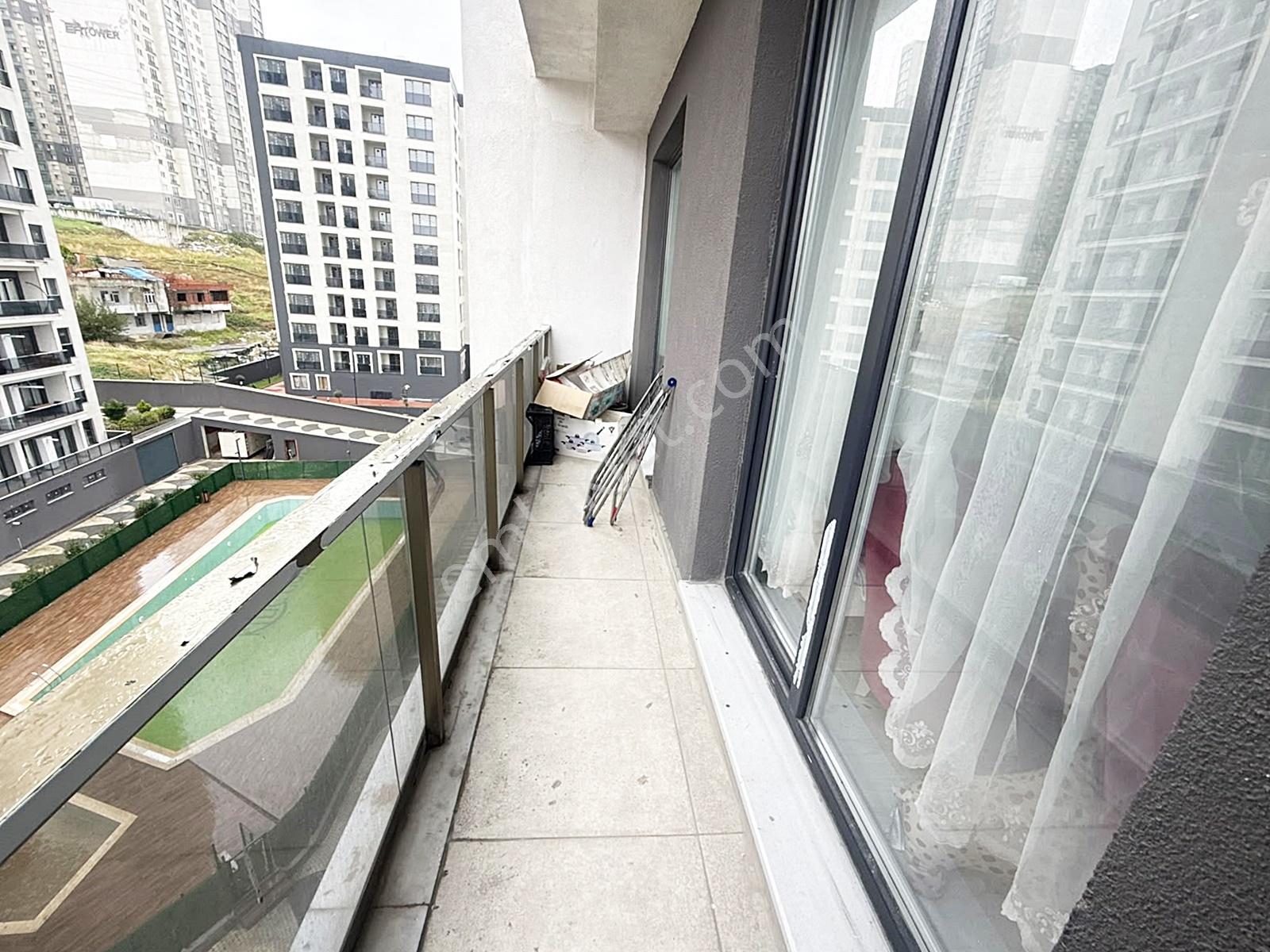 Metrobüse Marmara Park'a Komşu Site İçinde 2+1 Balkonlu Daire — fotoğraf 5