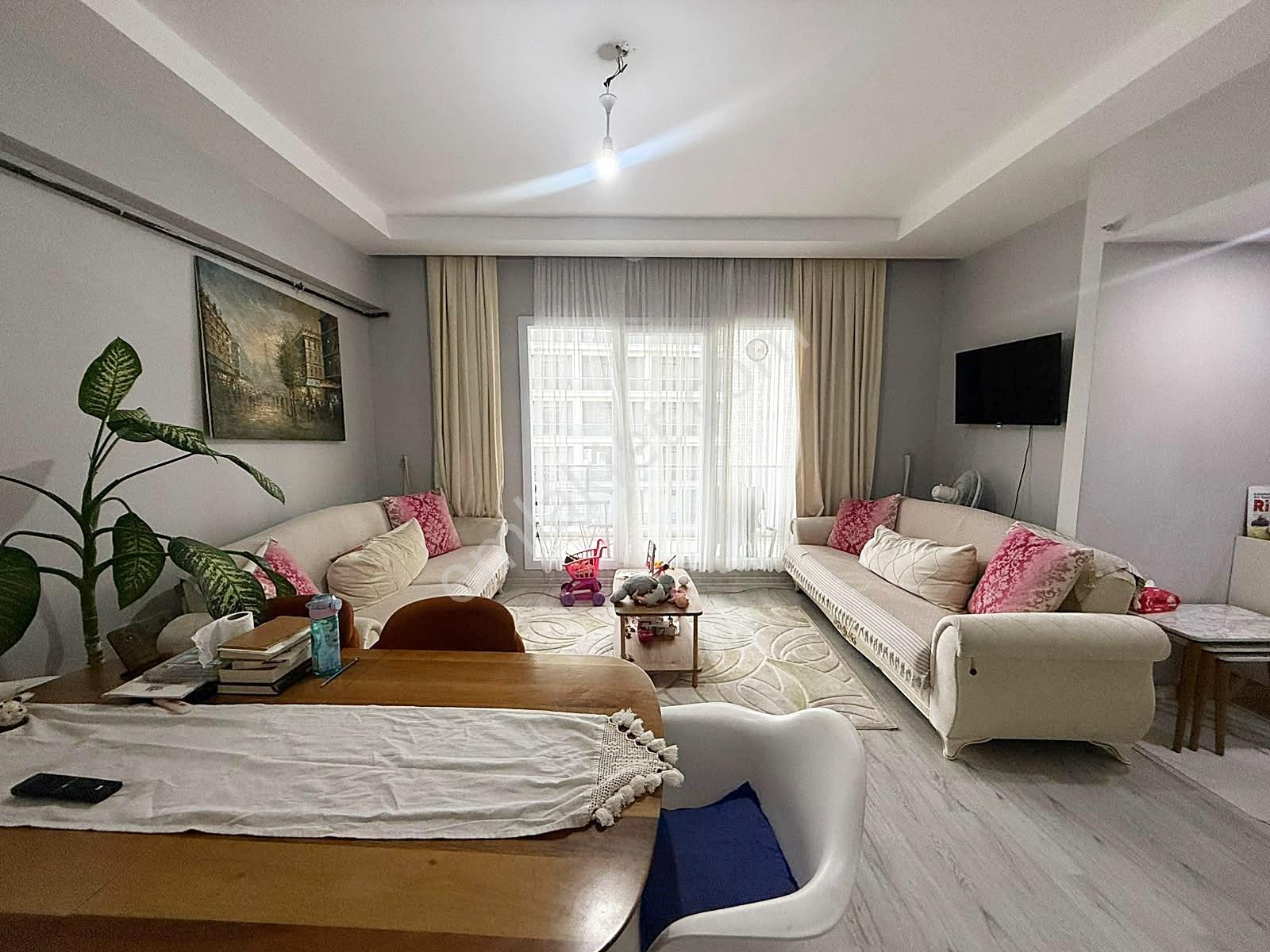 Metrobüse Marmara Park'a Komşu Site İçinde 2+1 Balkonlu Daire — fotoğraf 11