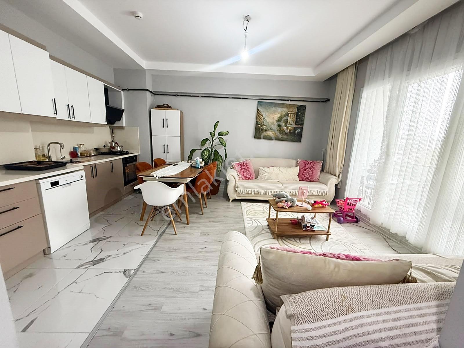 Metrobüse Marmara Park'a Komşu Site İçinde 2+1 Balkonlu Daire — fotoğraf 13