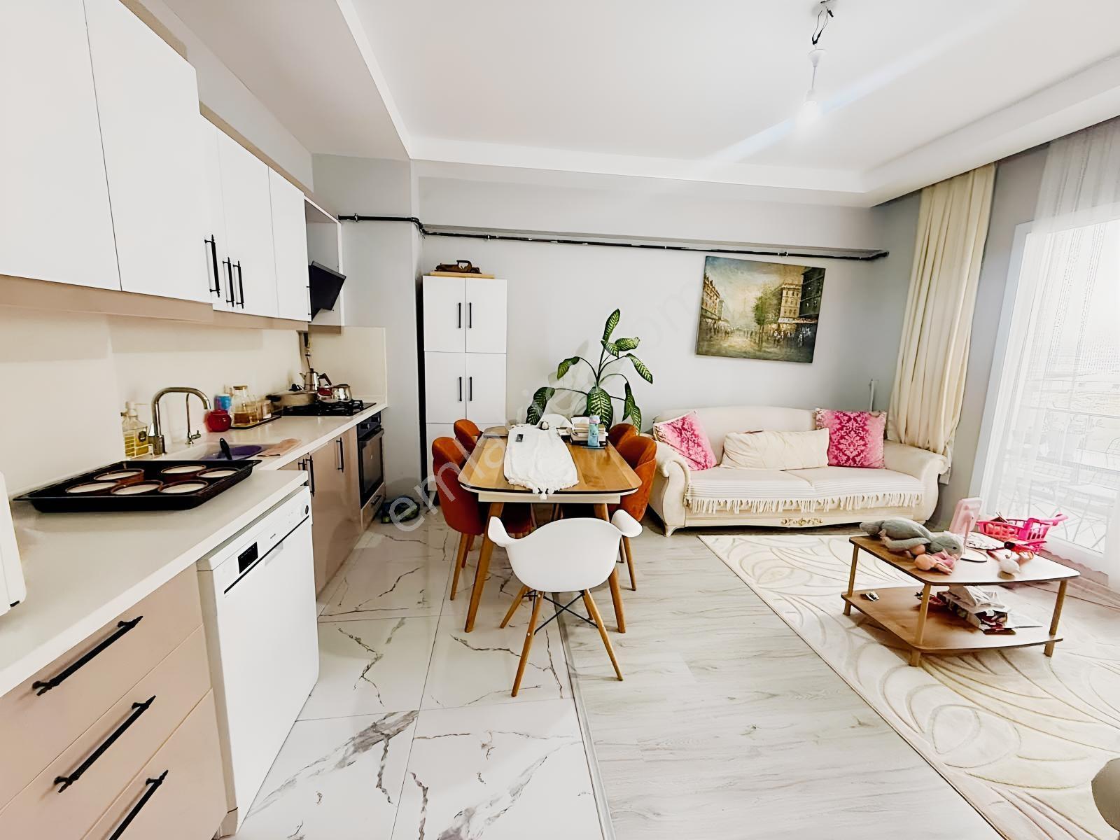Metrobüse Marmara Park'a Komşu Site İçinde 2+1 Balkonlu Daire — fotoğraf 15