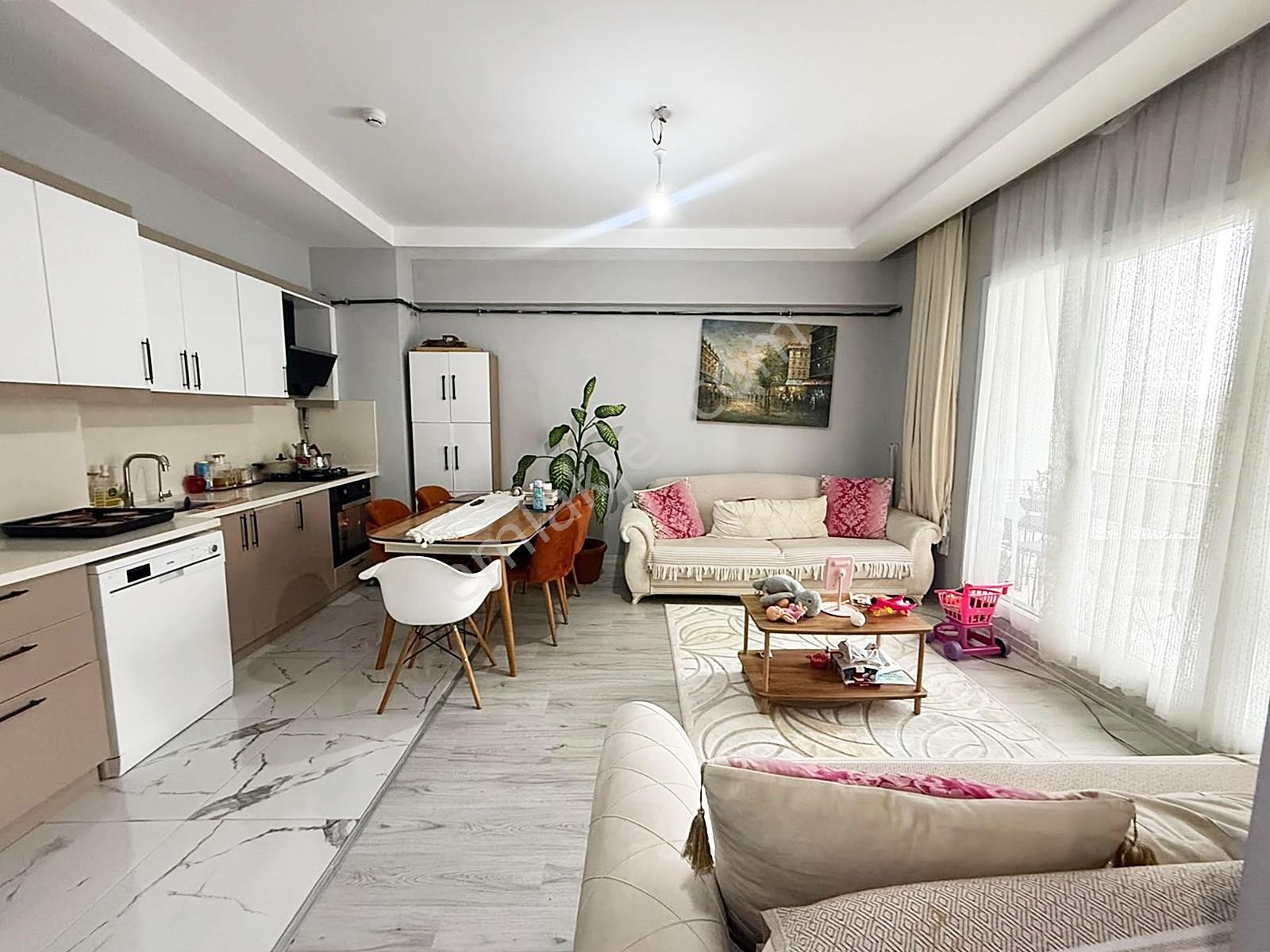 Metrobüse Marmara Park'a Komşu Site İçinde 2+1 Balkonlu Daire — fotoğraf 16