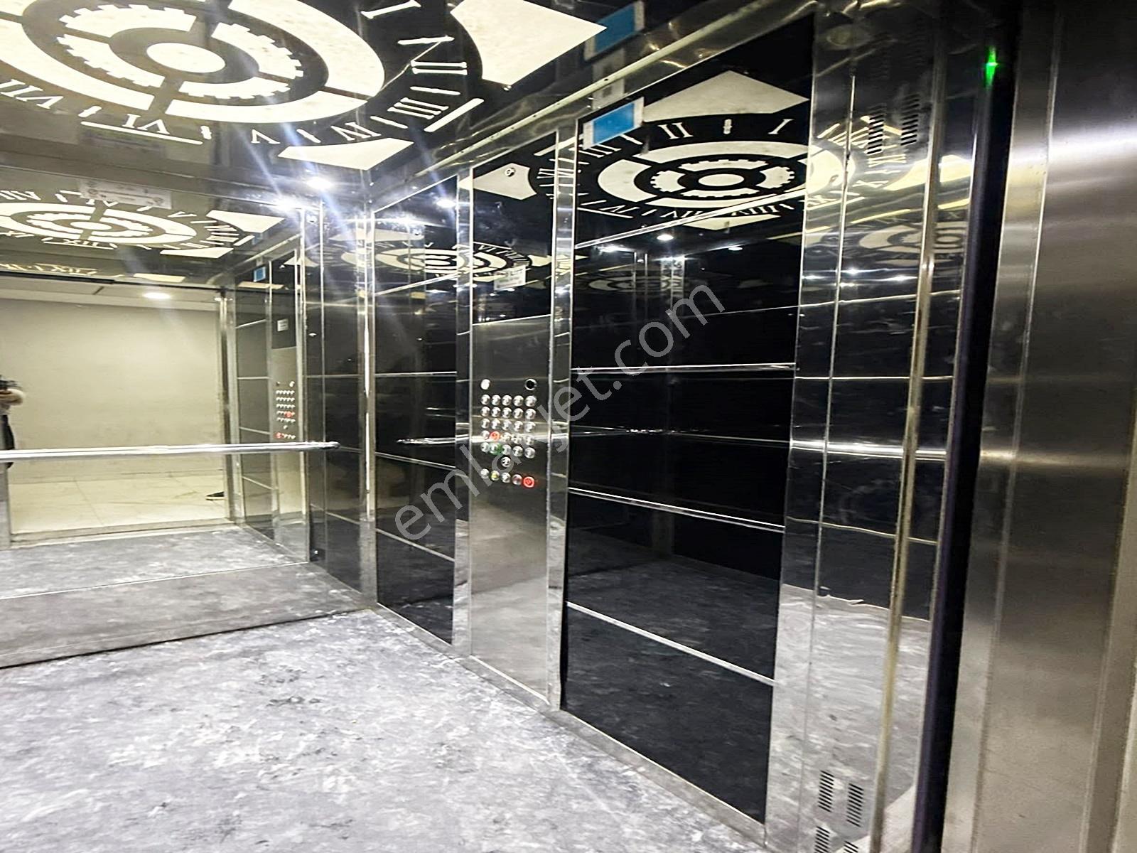Metrobüse Marmara Park'a Komşu Site İçinde 2+1 Balkonlu Daire — fotoğraf 28