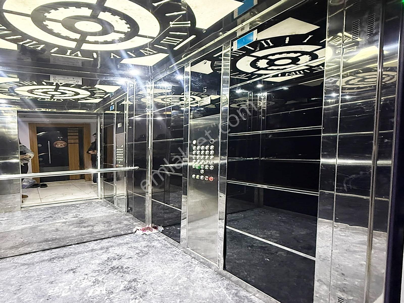 Metrobüse Marmara Park'a Komşu Site İçinde 2+1 Balkonlu Daire — fotoğraf 30