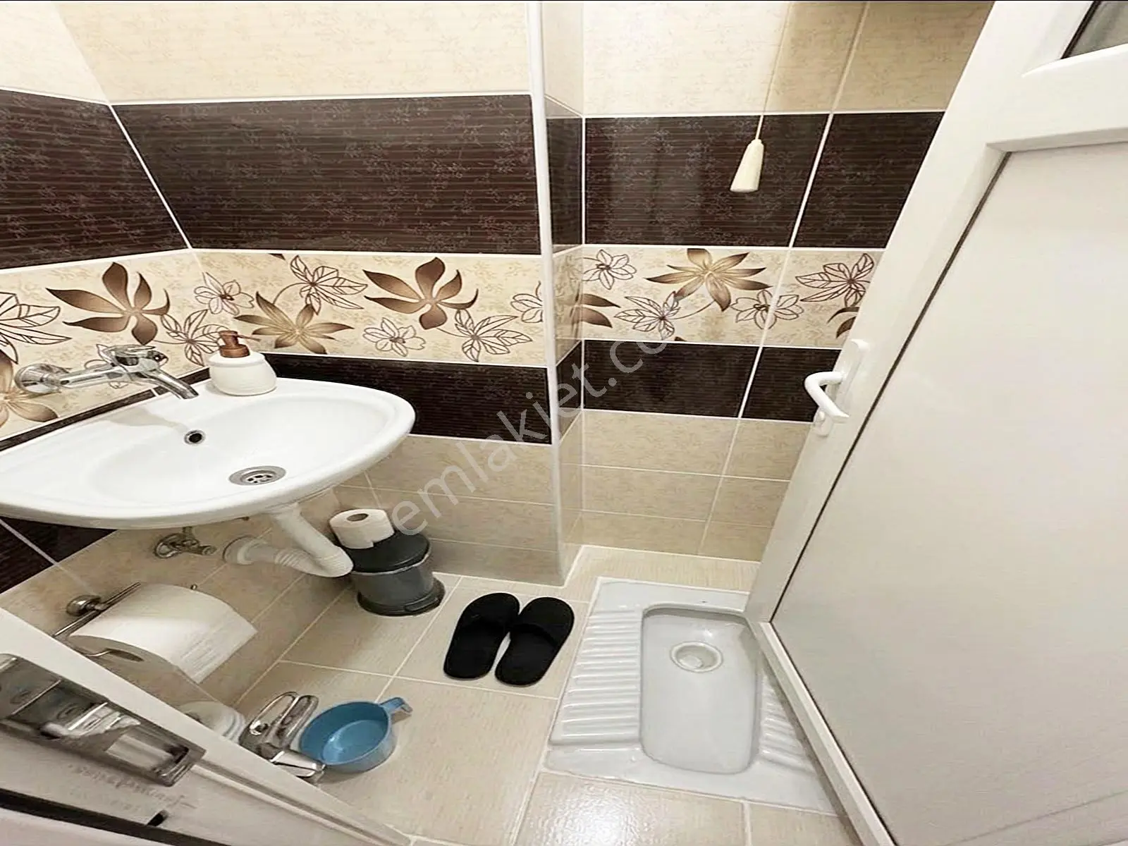 Eminevime Uygun Metrobüse Yakın Çift Balkonlu Ön Cephe 2+1 Daire — fotoğraf 42