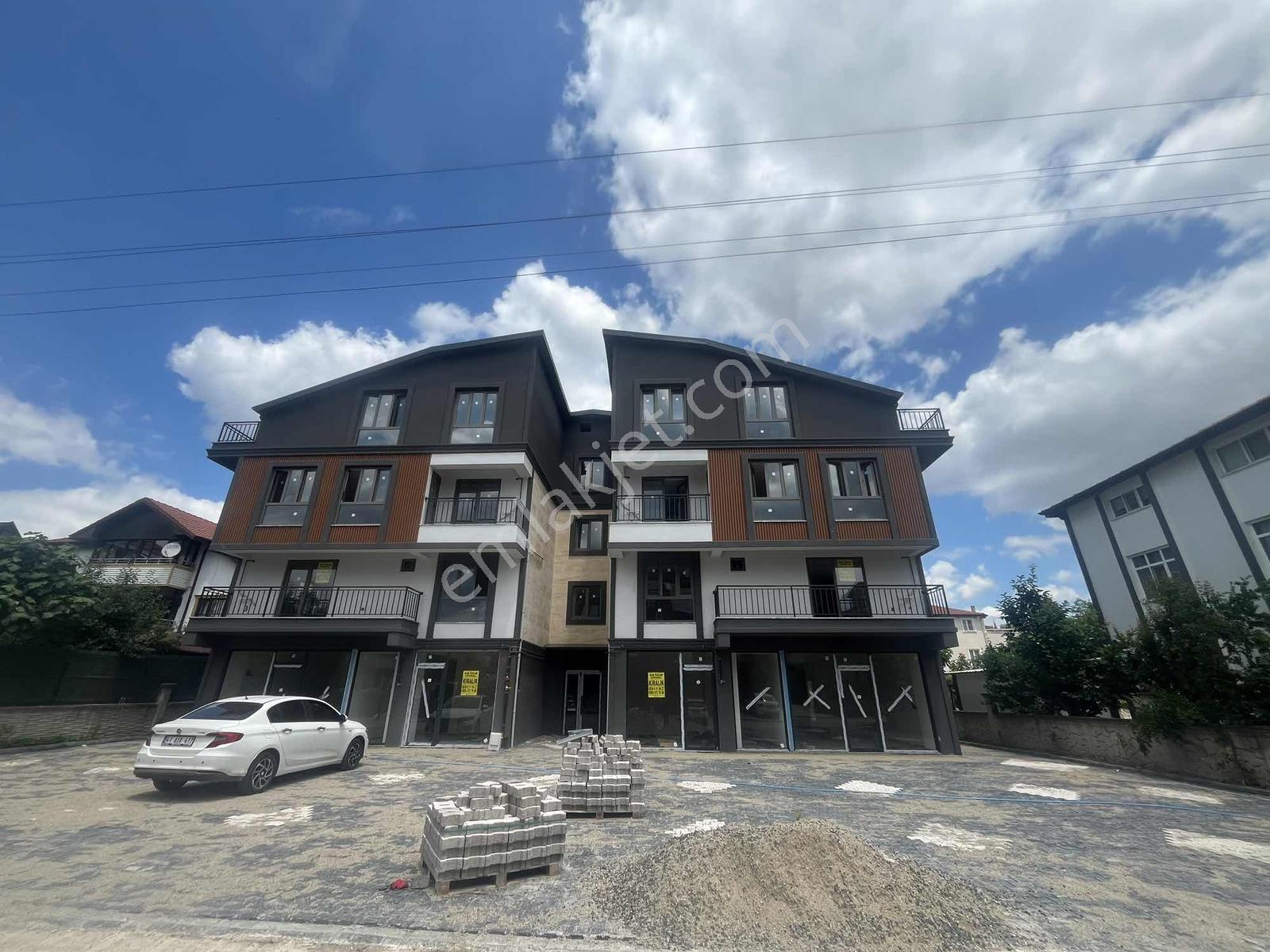 Başiskele Yeşilyurt Mah. Satılık Asansörlü 3+1 Dübleks Daıre