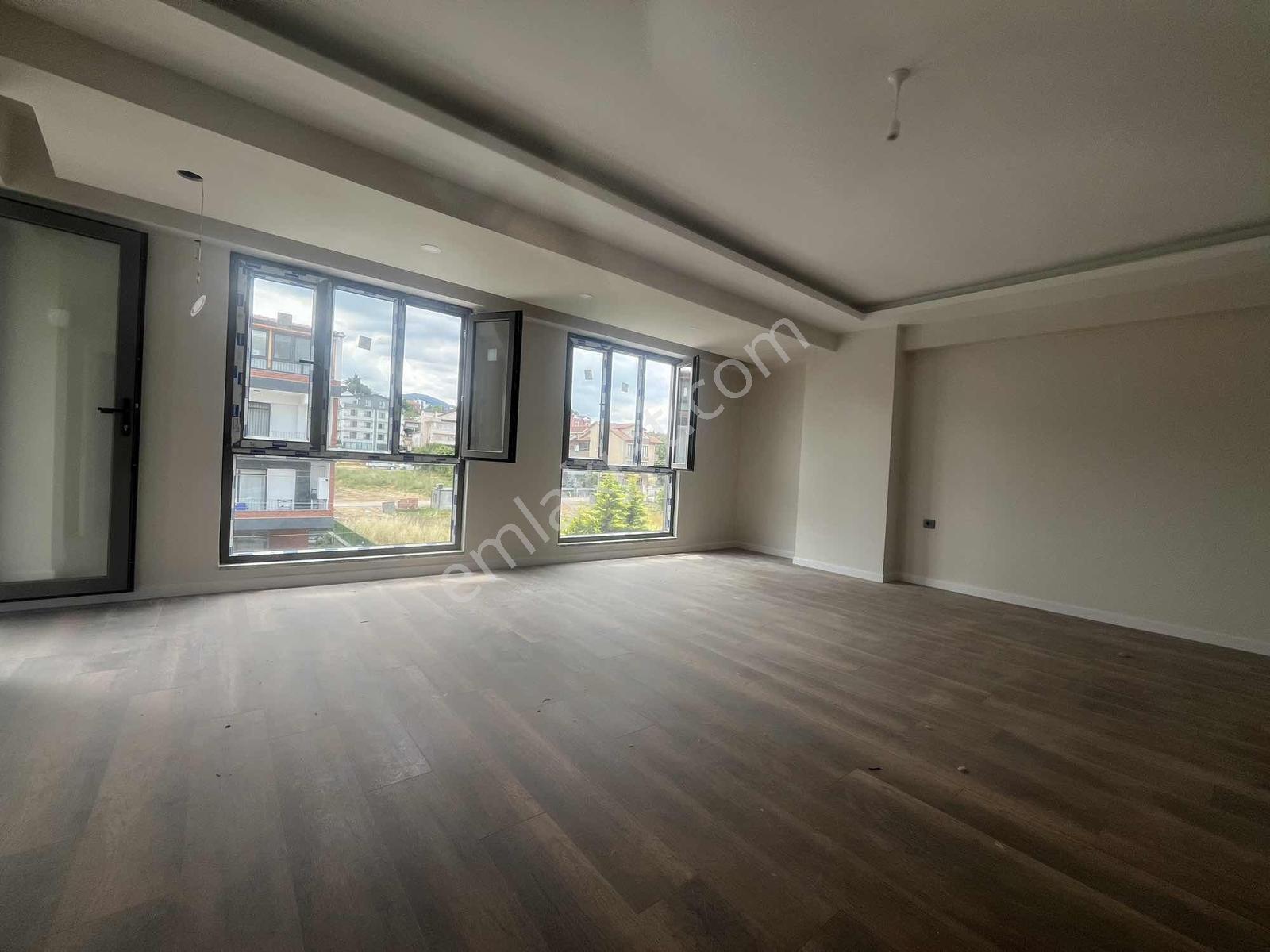 Başiskele Yeşilyurt Mah. Satılık Asansörlü 3+1 Dübleks Daıre — fotoğraf 3