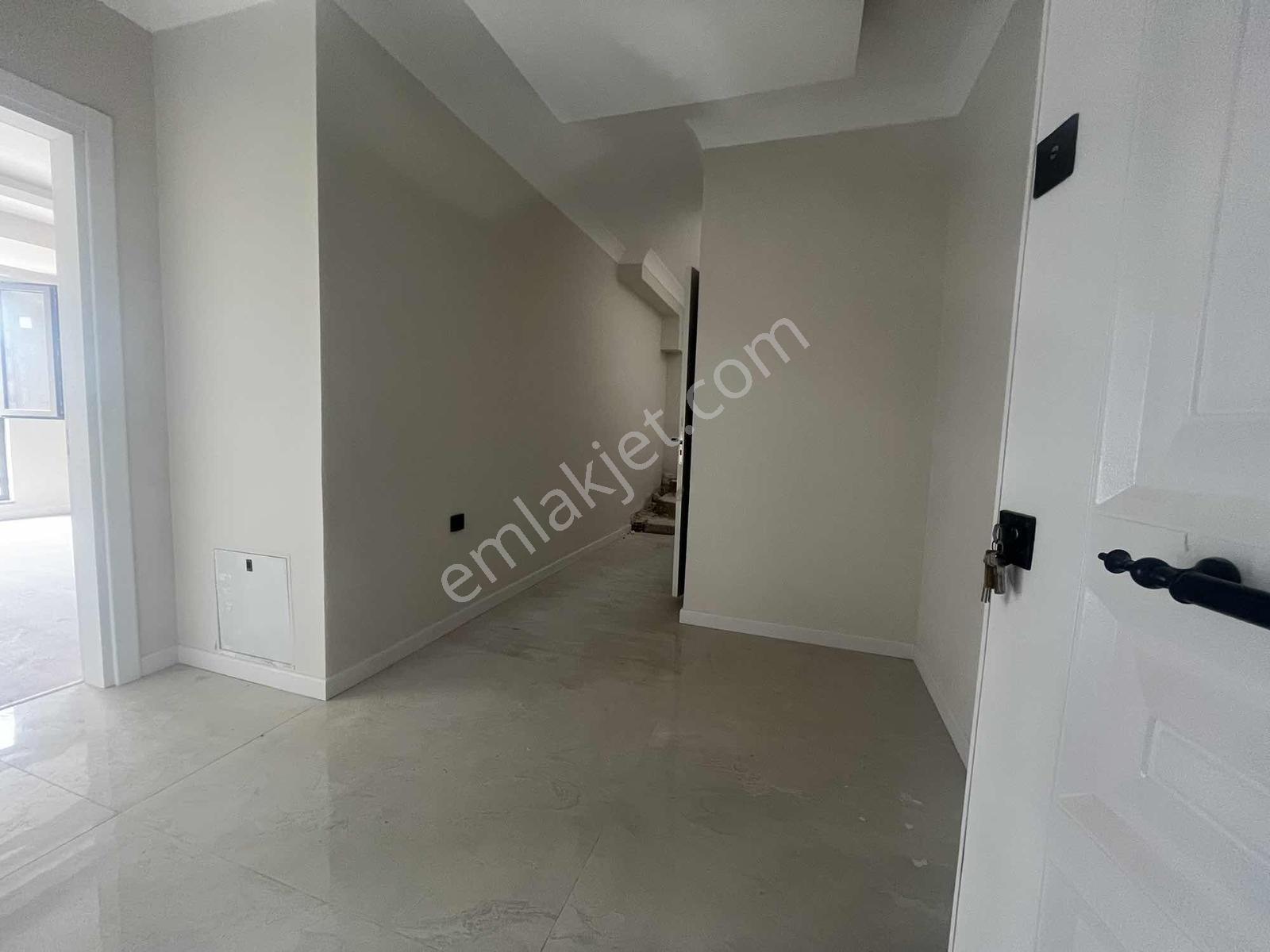 Başiskele Yeşilyurt Mah. Satılık Asansörlü 3+1 Dübleks Daıre — fotoğraf 11