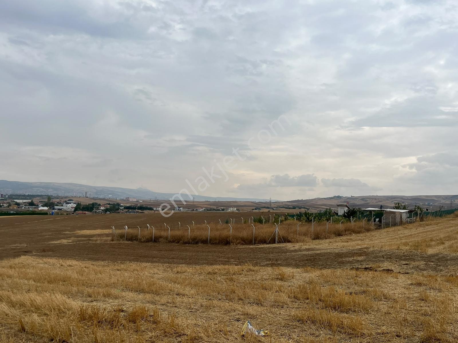 Nova'dan Ahılıda Tel Örgülü 513 M2 Arsa — fotoğraf 8