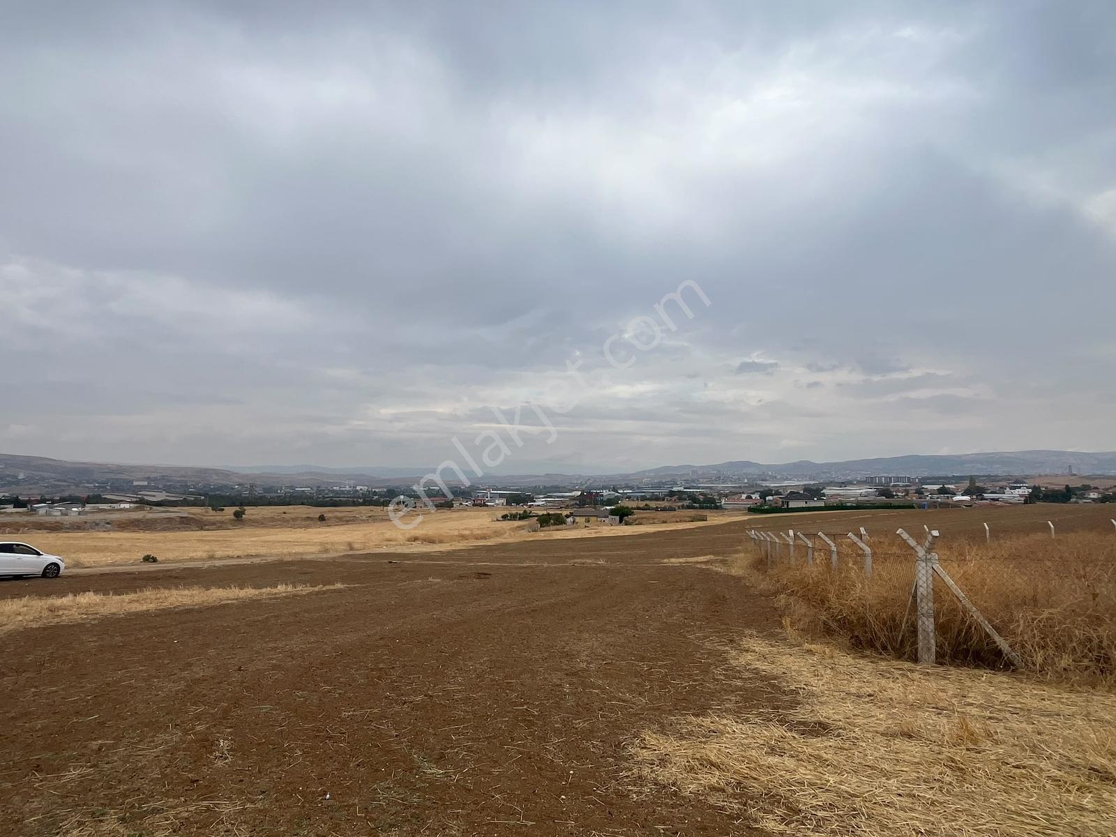 Nova'dan Ahılıda Tel Örgülü 513 M2 Arsa — fotoğraf 10